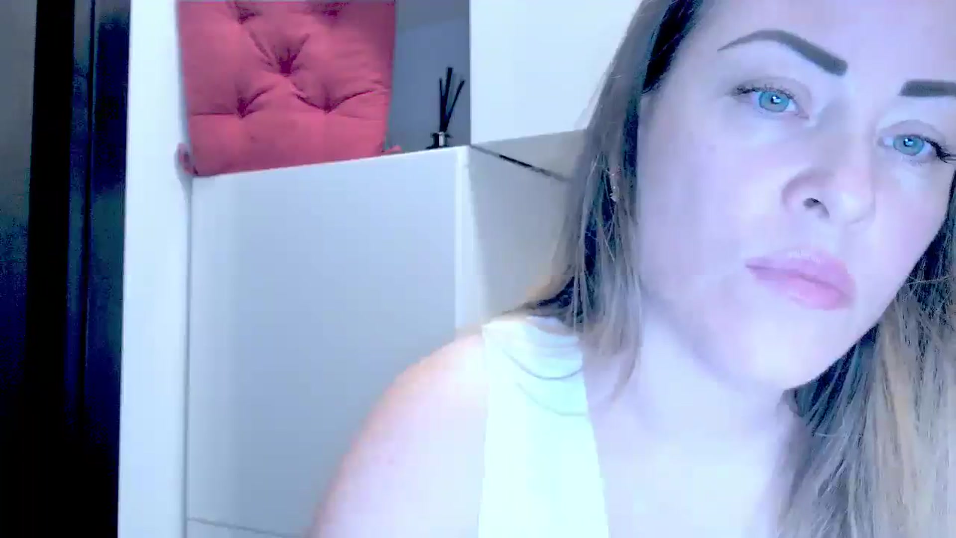 Gallery image thumbnail from Crazy_Ass's myfreecams stream on, 09/18/2024, 15:07 image 18 of 20