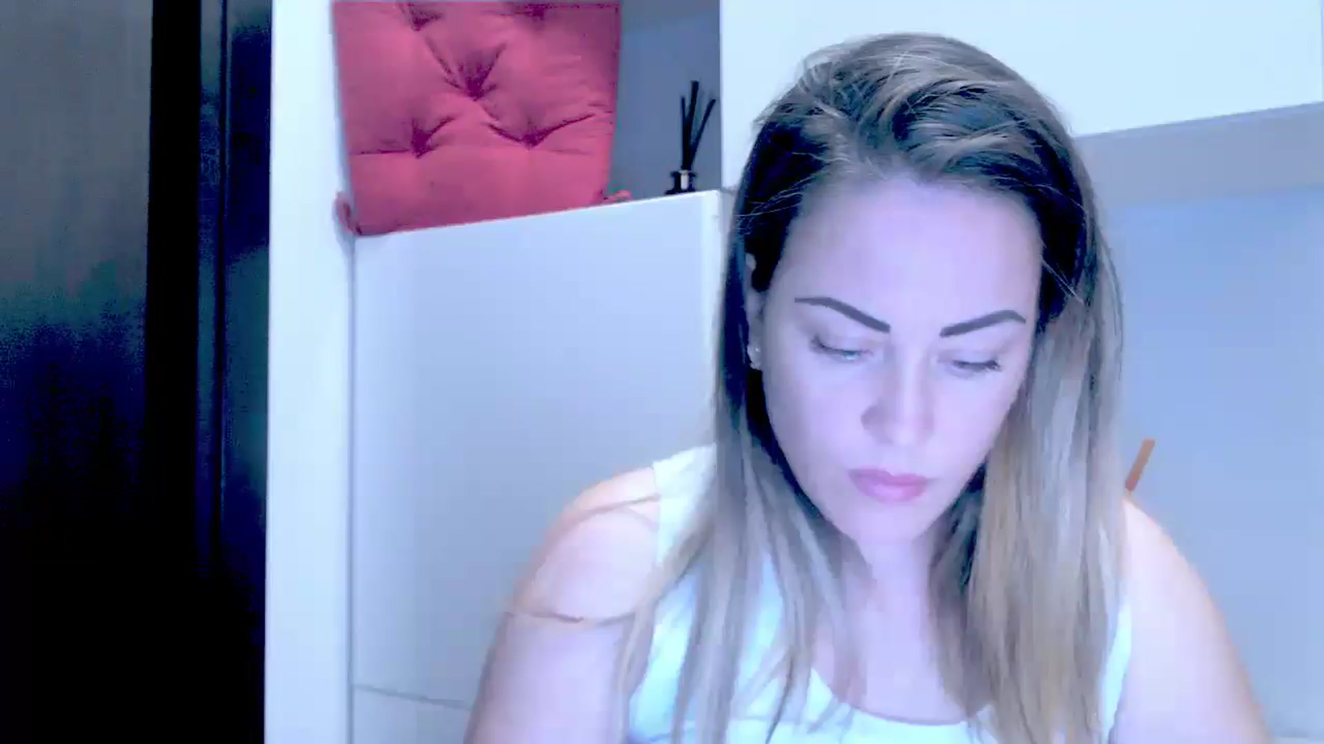 Gallery image thumbnail from Crazy_Ass's myfreecams stream on, 09/18/2024, 15:07 image 10 of 20