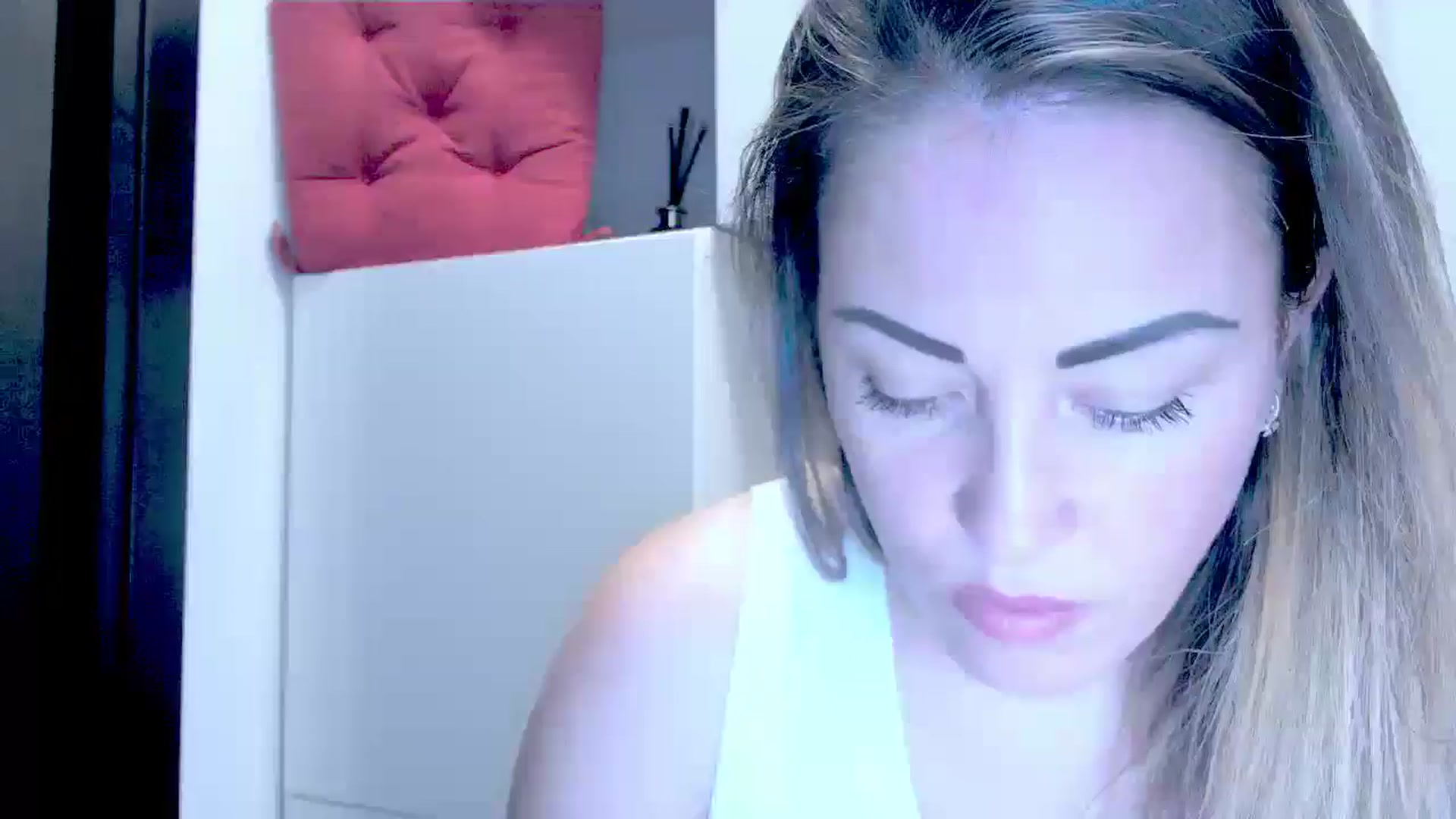 Gallery image thumbnail from Crazy_Ass's myfreecams stream on, 09/18/2024, 15:07 image 17 of 20