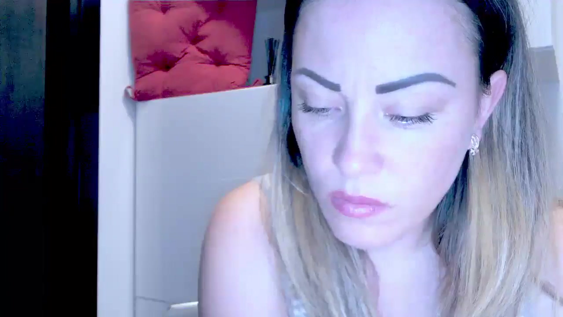 Gallery image thumbnail from Crazy_Ass's myfreecams stream on, 09/23/2024, 15:30 image 15 of 20