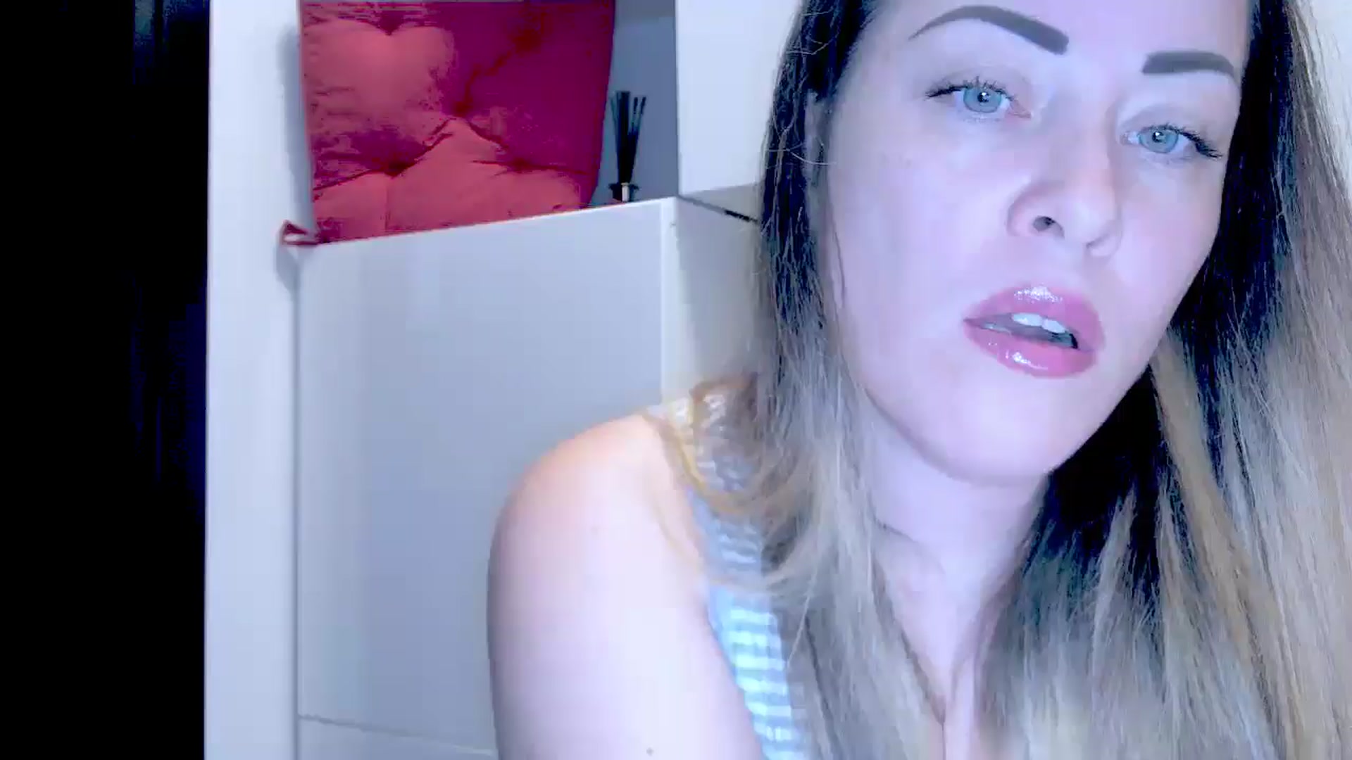 Gallery image thumbnail from Crazy_Ass's myfreecams stream on, 09/25/2024, 13:43 image 10 of 20