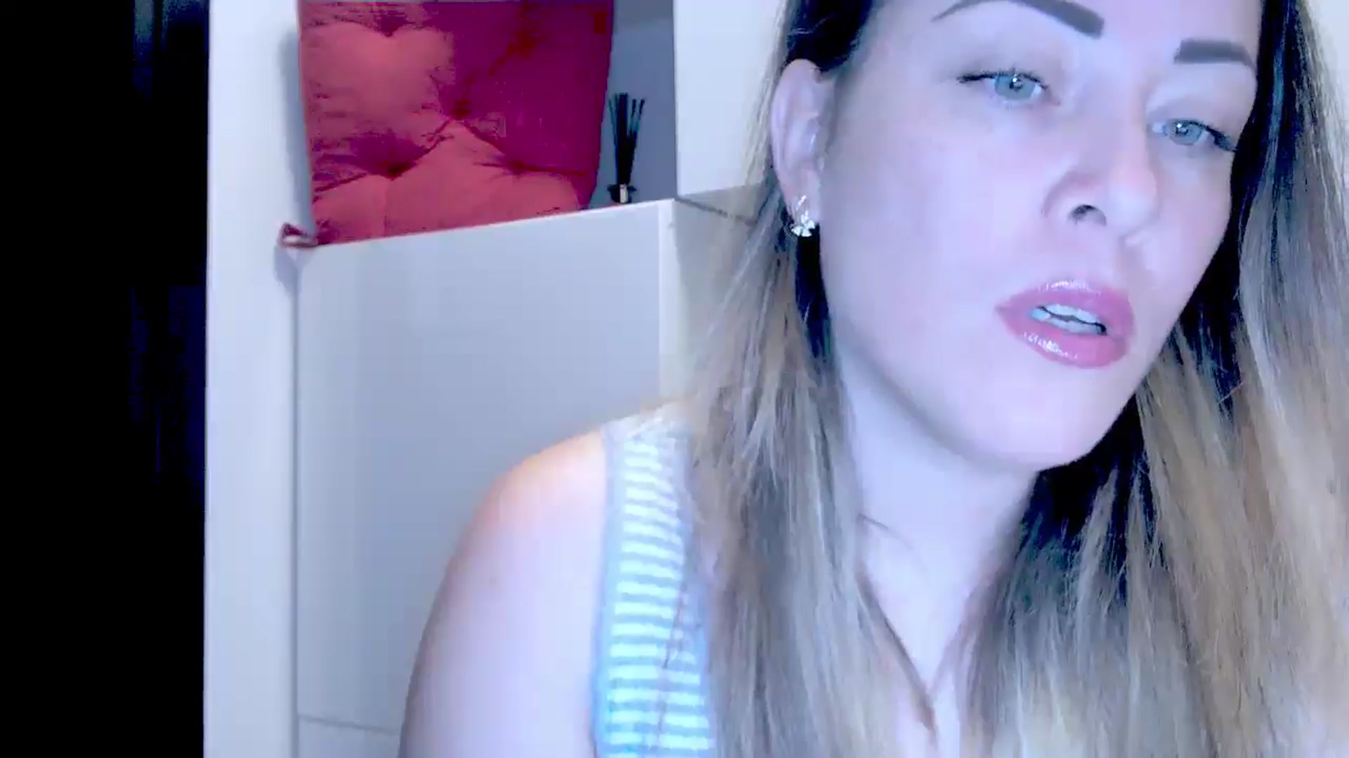 Gallery image thumbnail from Crazy_Ass's myfreecams stream on, 09/25/2024, 13:43 image 12 of 20