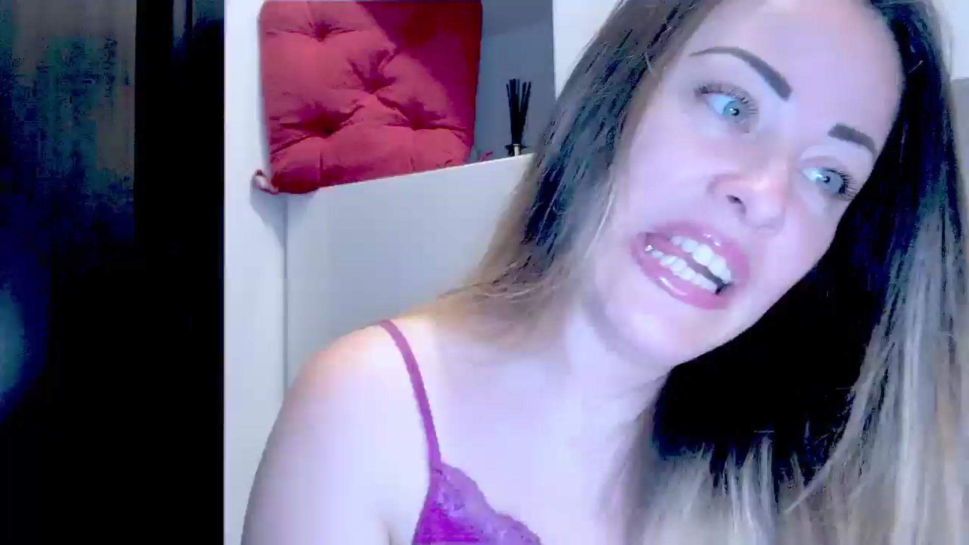 Gallery image thumbnail from Crazy_Ass's myfreecams stream on, 09/27/2024, 15:17 image 5 of 20