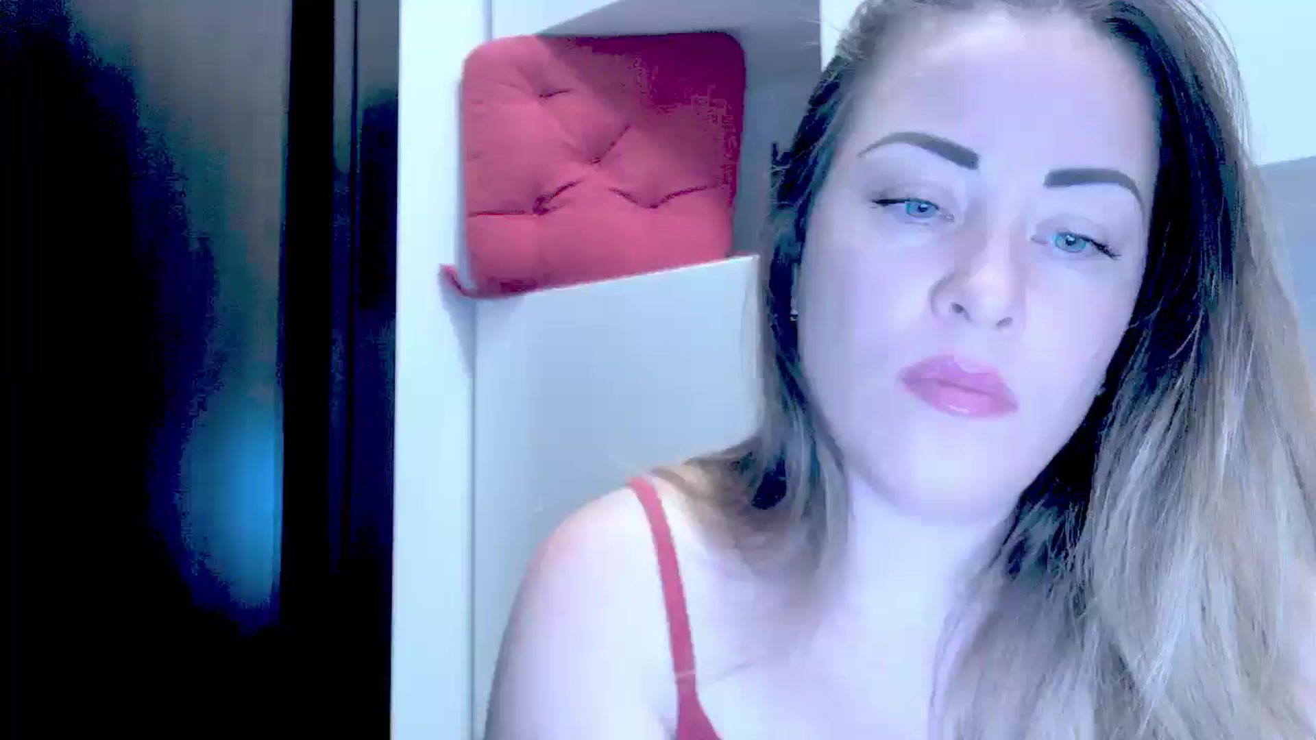 Gallery image thumbnail from Crazy_Ass's myfreecams stream on, 10/01/2024, 14:21 image 12 of 20