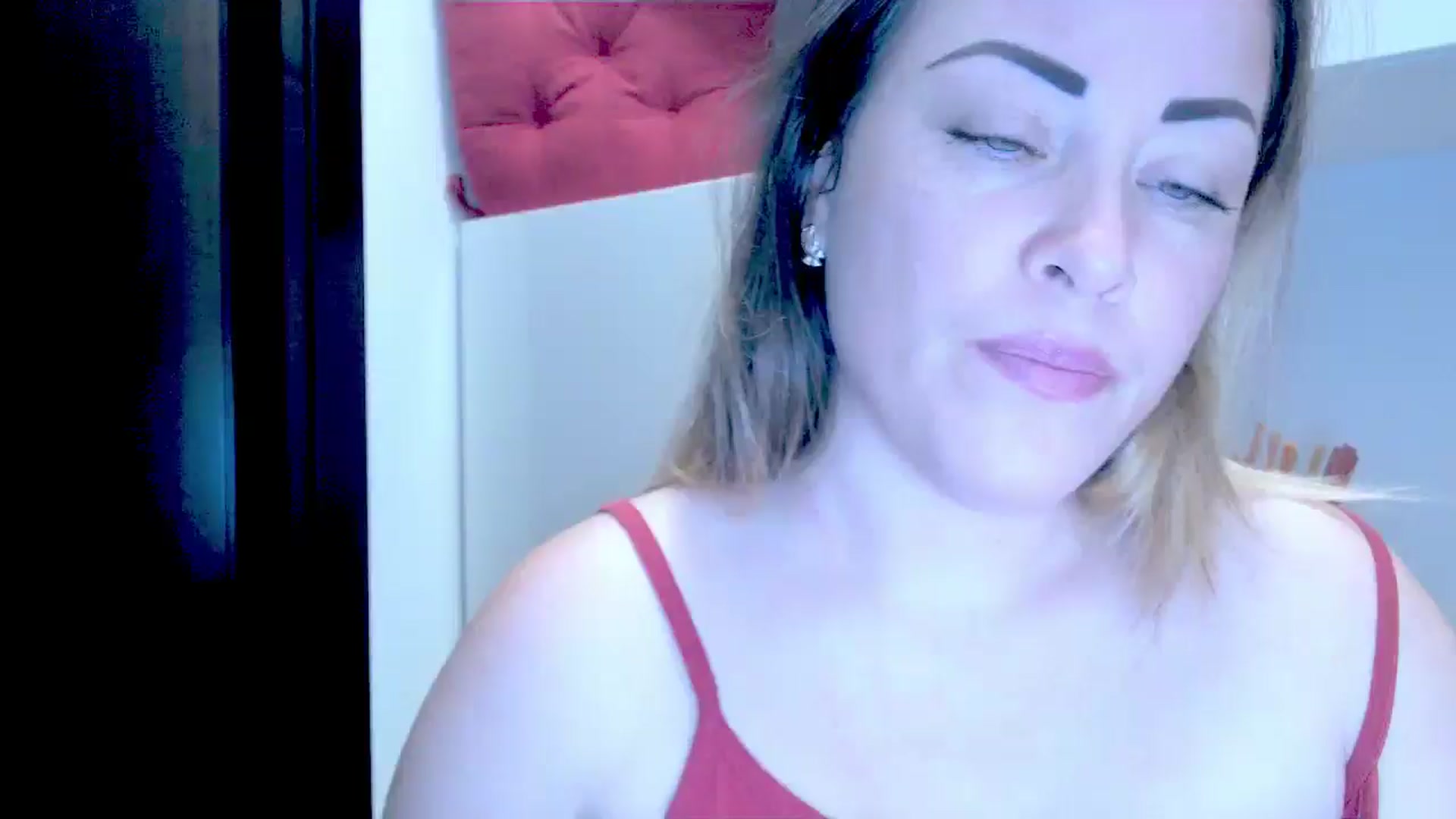 Gallery image thumbnail from Crazy_Ass's myfreecams stream on, 10/01/2024, 14:46 image 9 of 20