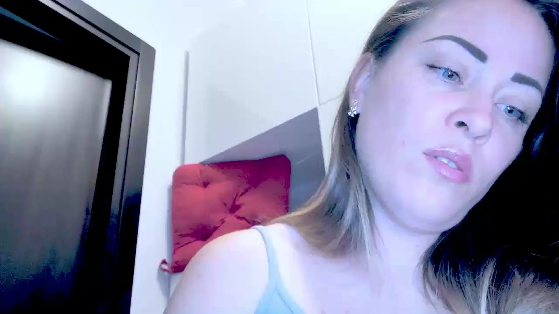 Gallery image thumbnail from Crazy_Ass's myfreecams stream on, 10/04/2024, 15:22 image 15 of 20