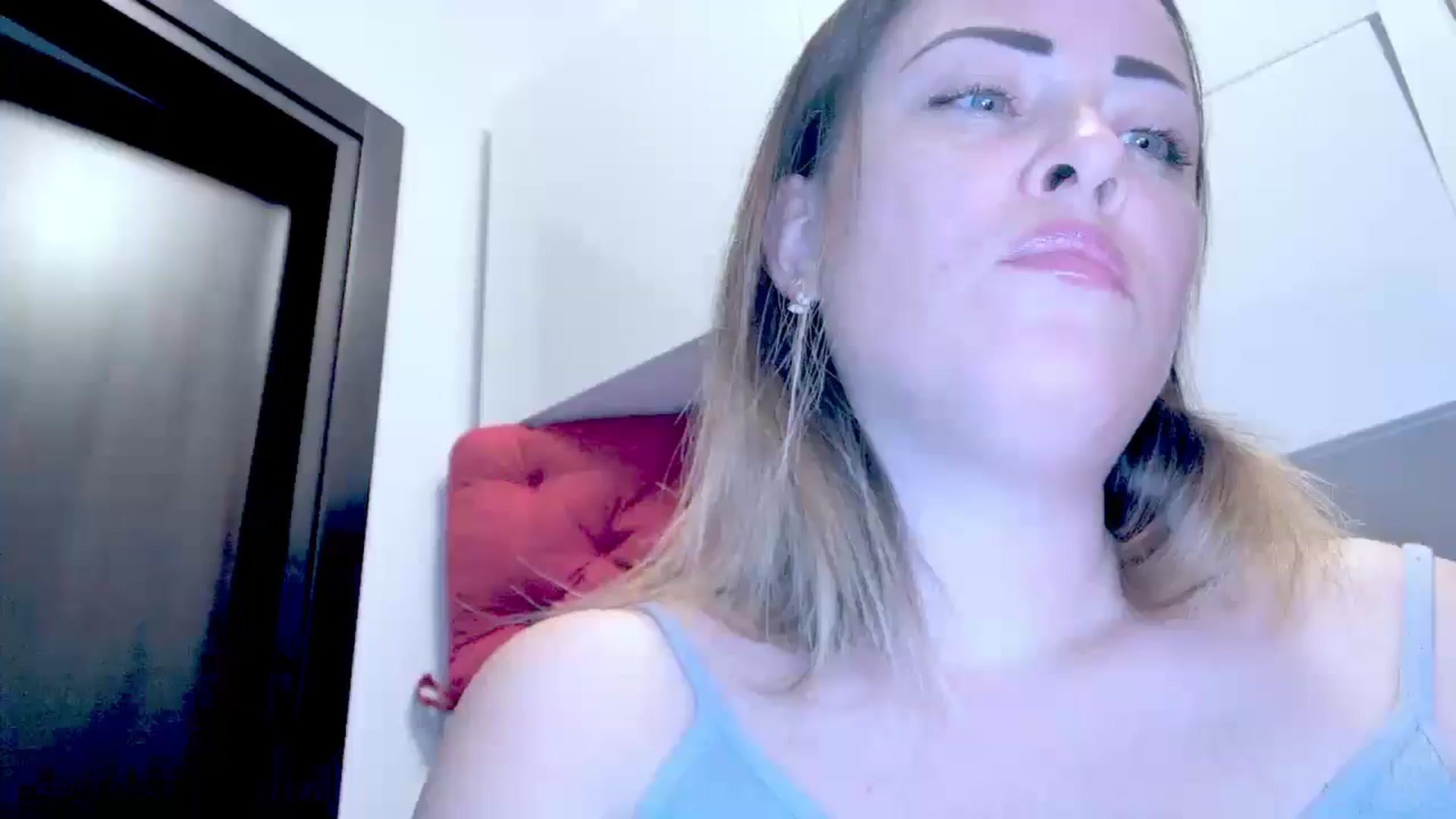 Gallery image thumbnail from Crazy_Ass's myfreecams stream on, 10/04/2024, 15:22 image 14 of 20
