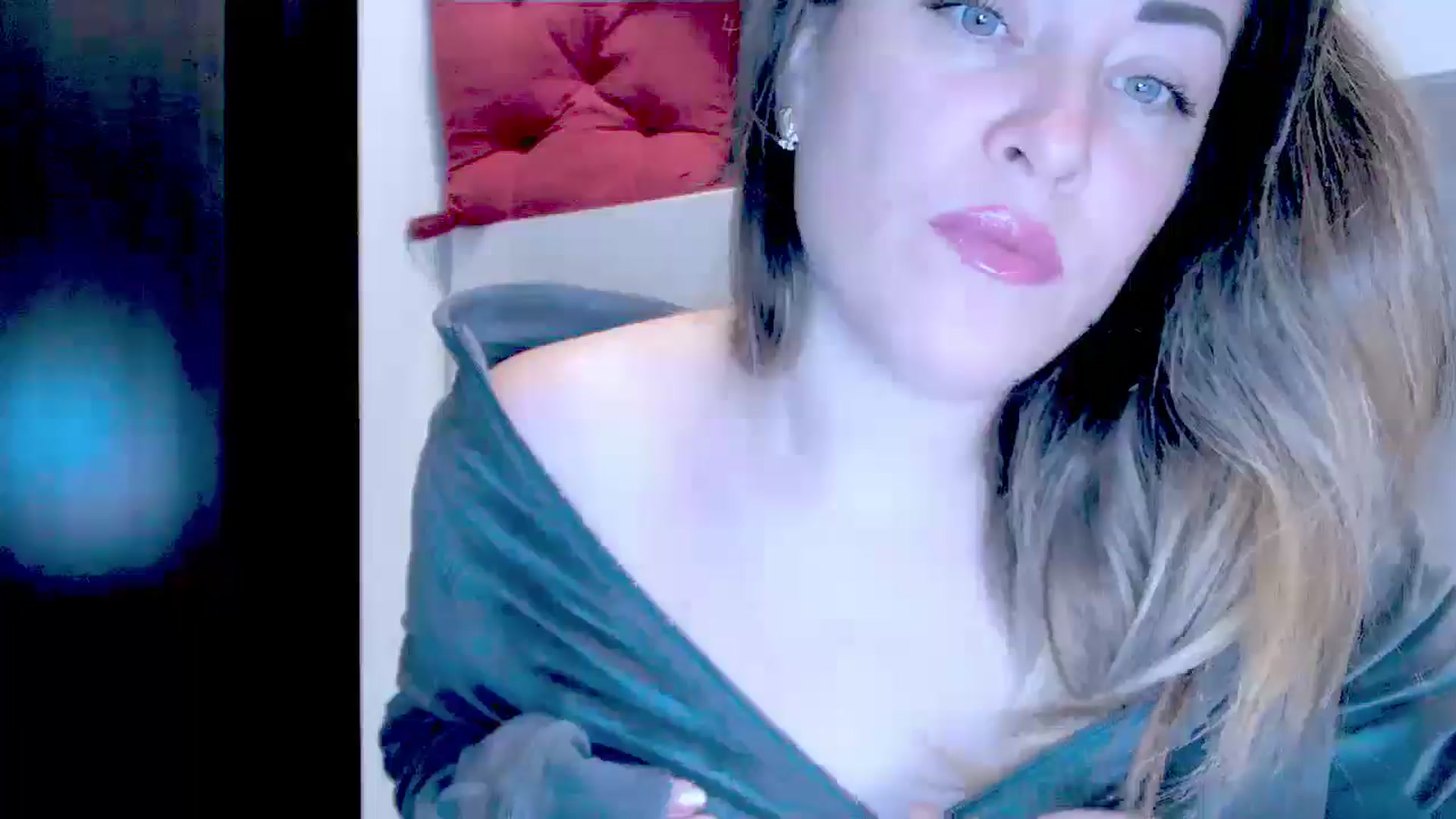 Gallery image thumbnail from Crazy_Ass's myfreecams stream on, 10/07/2024, 13:16 image 13 of 20