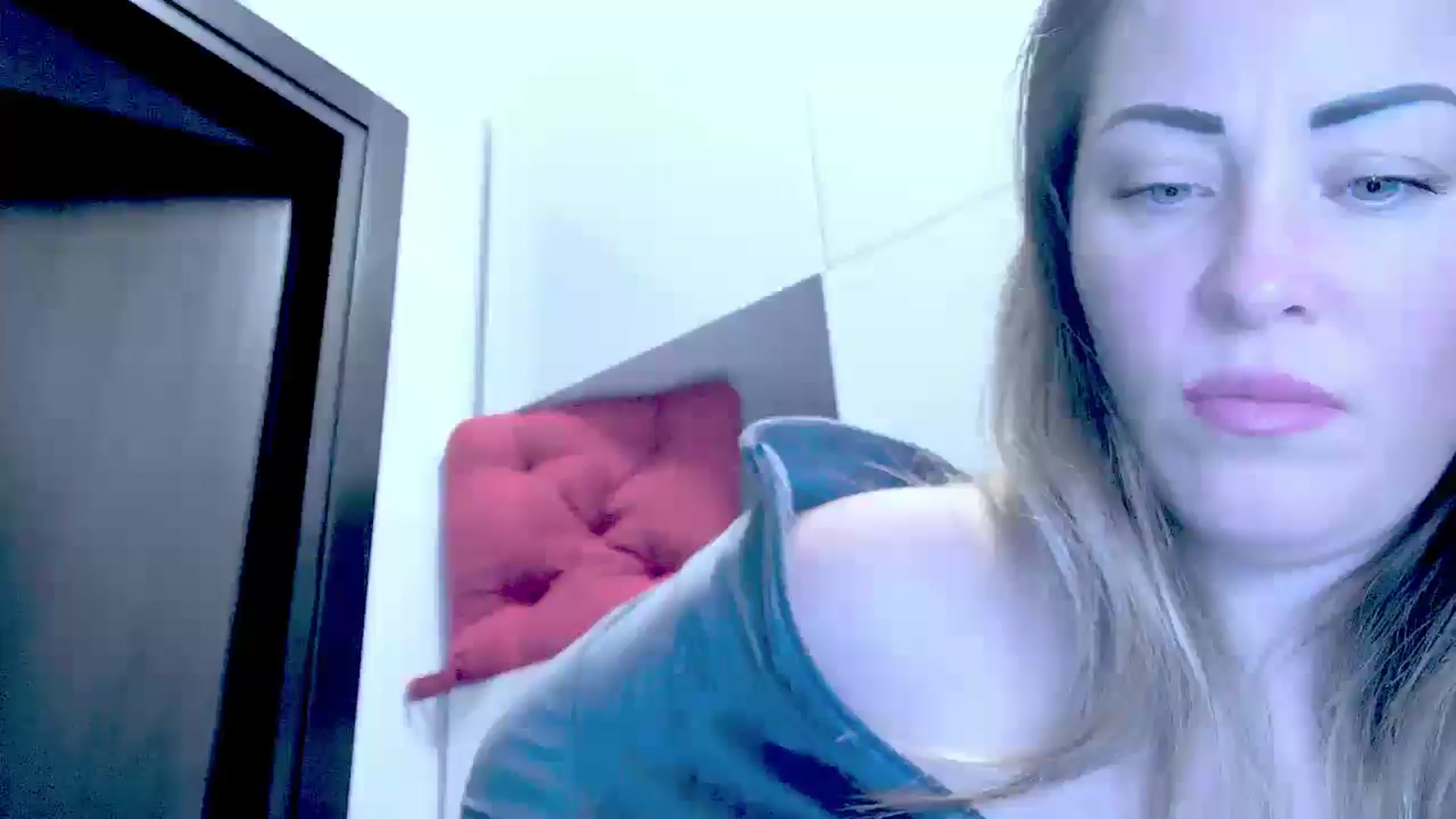 Gallery image thumbnail from Crazy_Ass's myfreecams stream on, 10/07/2024, 15:13 image 13 of 20