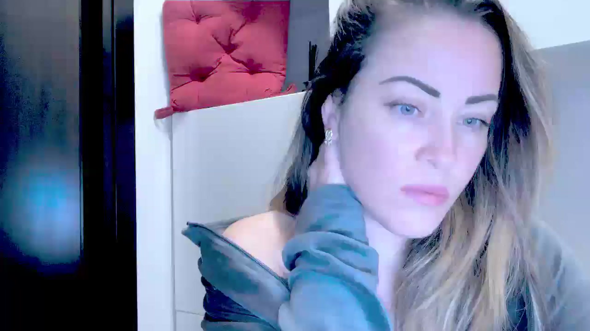 Gallery image thumbnail from Crazy_Ass's myfreecams stream on, 10/07/2024, 15:30 image 17 of 20