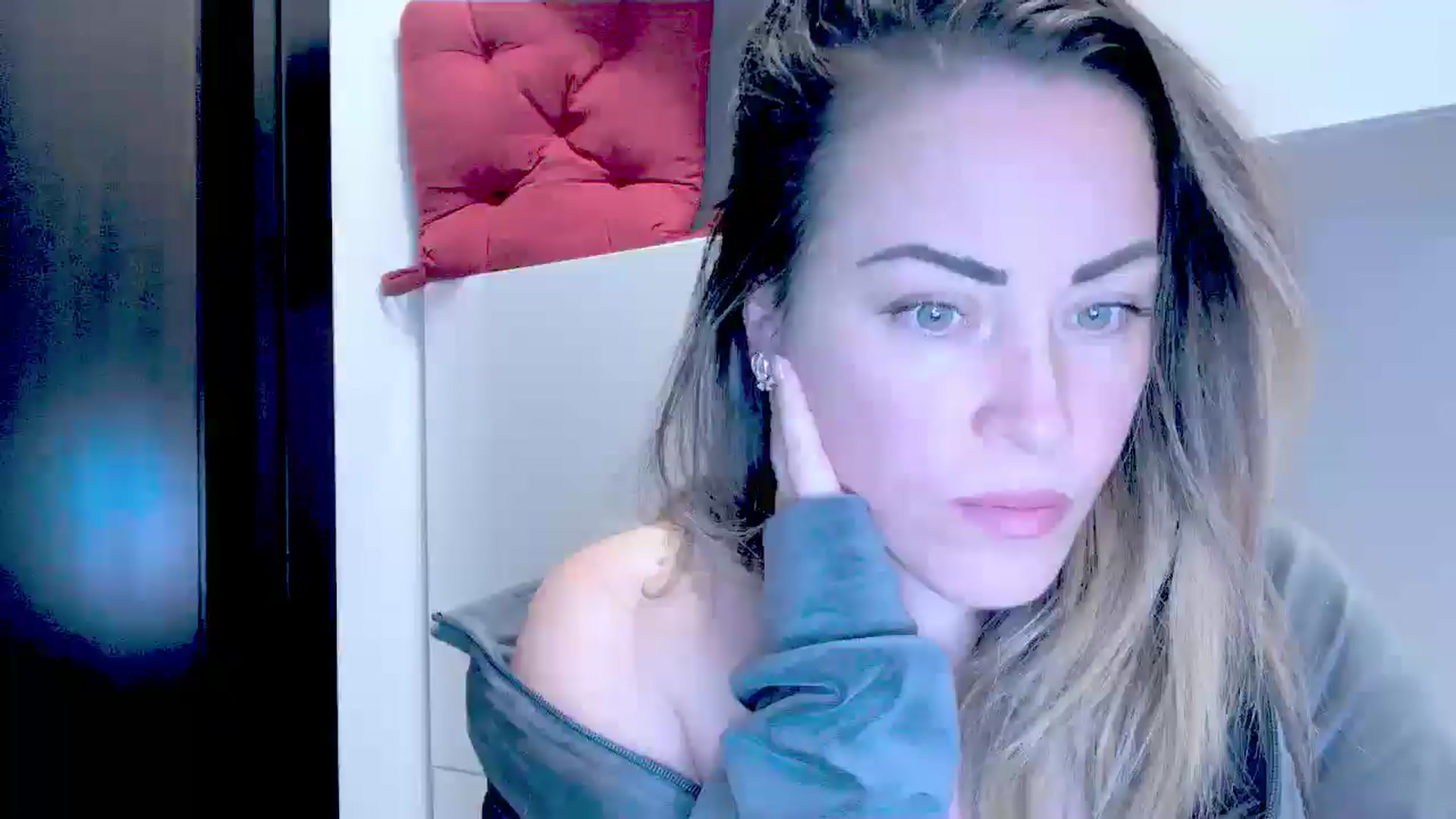 Gallery image thumbnail from Crazy_Ass's myfreecams stream on, 10/07/2024, 15:30 image 15 of 20