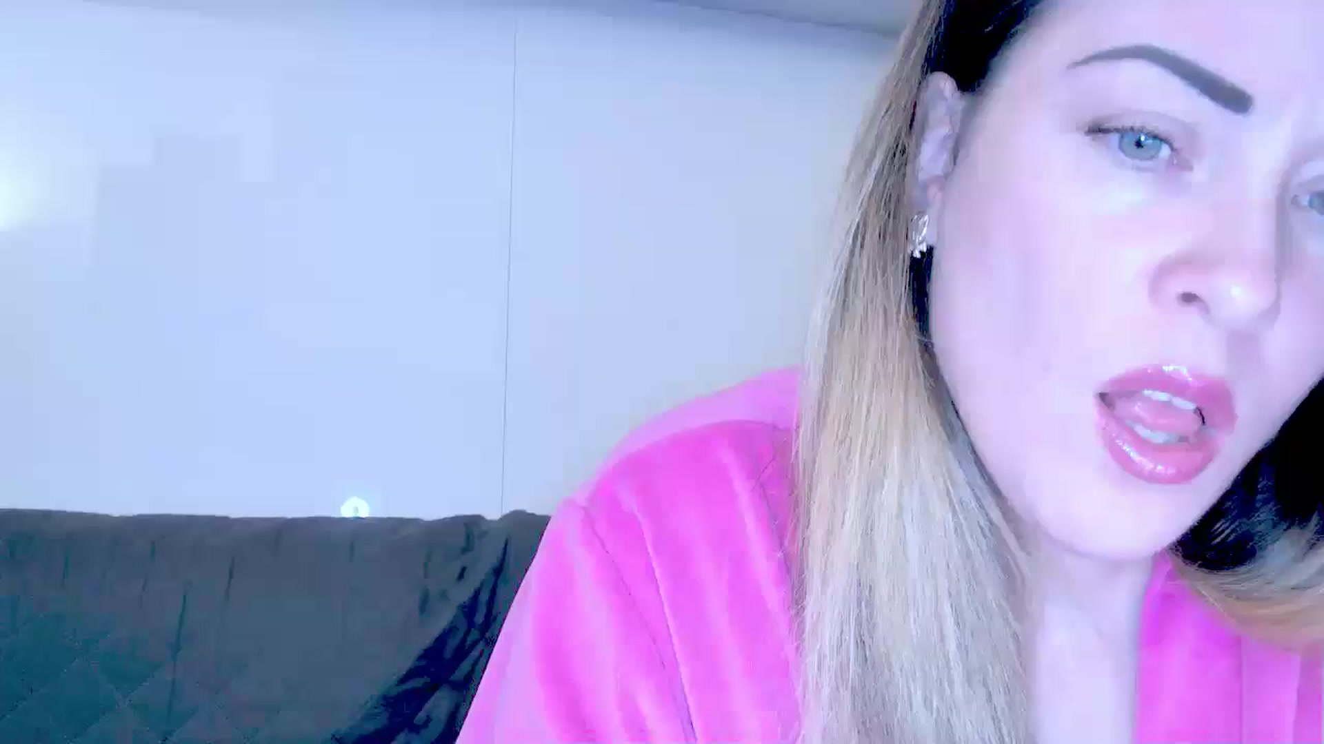 Gallery image thumbnail from Crazy_Ass's myfreecams stream on, 10/08/2024, 12:39 image 18 of 20