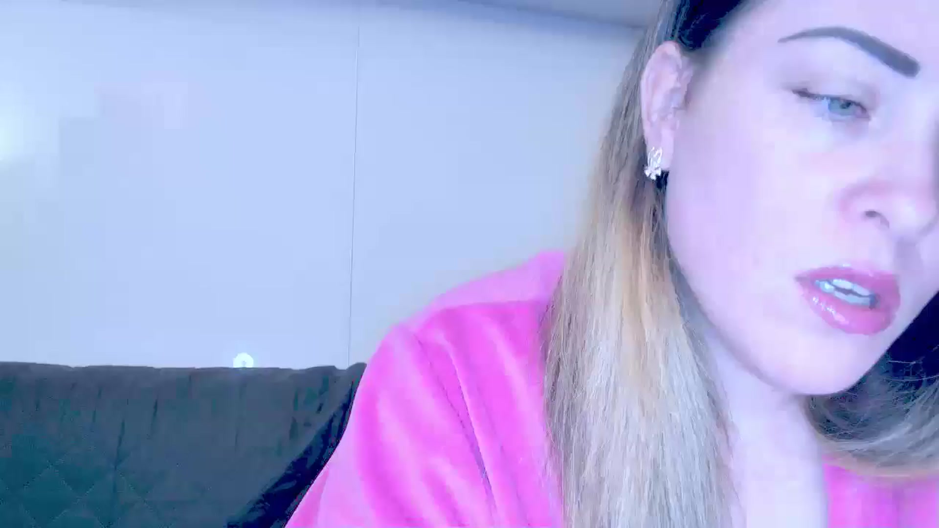 Gallery image thumbnail from Crazy_Ass's myfreecams stream on, 10/08/2024, 12:51 image 9 of 20