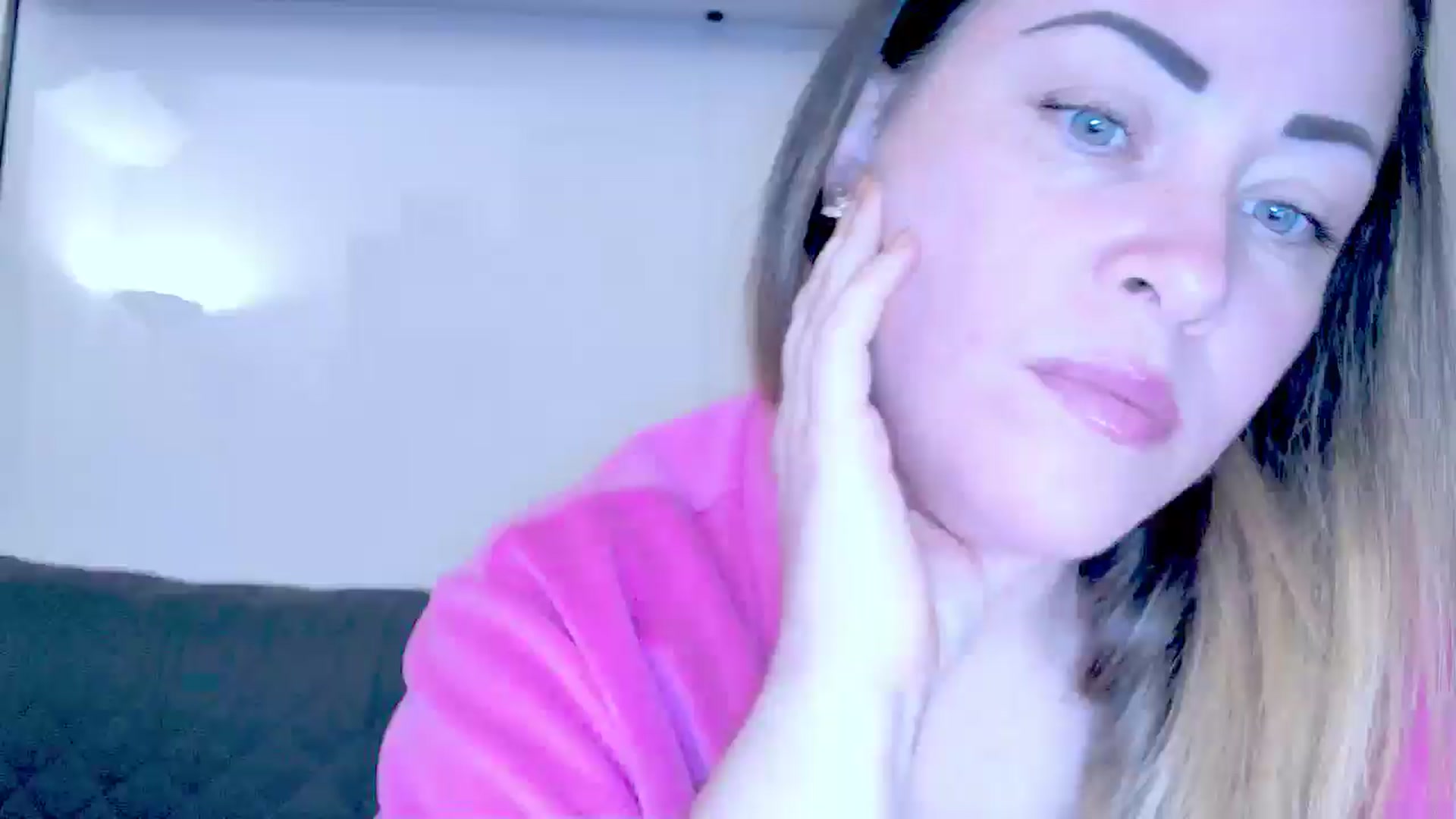 Gallery image thumbnail from Crazy_Ass's myfreecams stream on, 10/08/2024, 14:35 image 3 of 20
