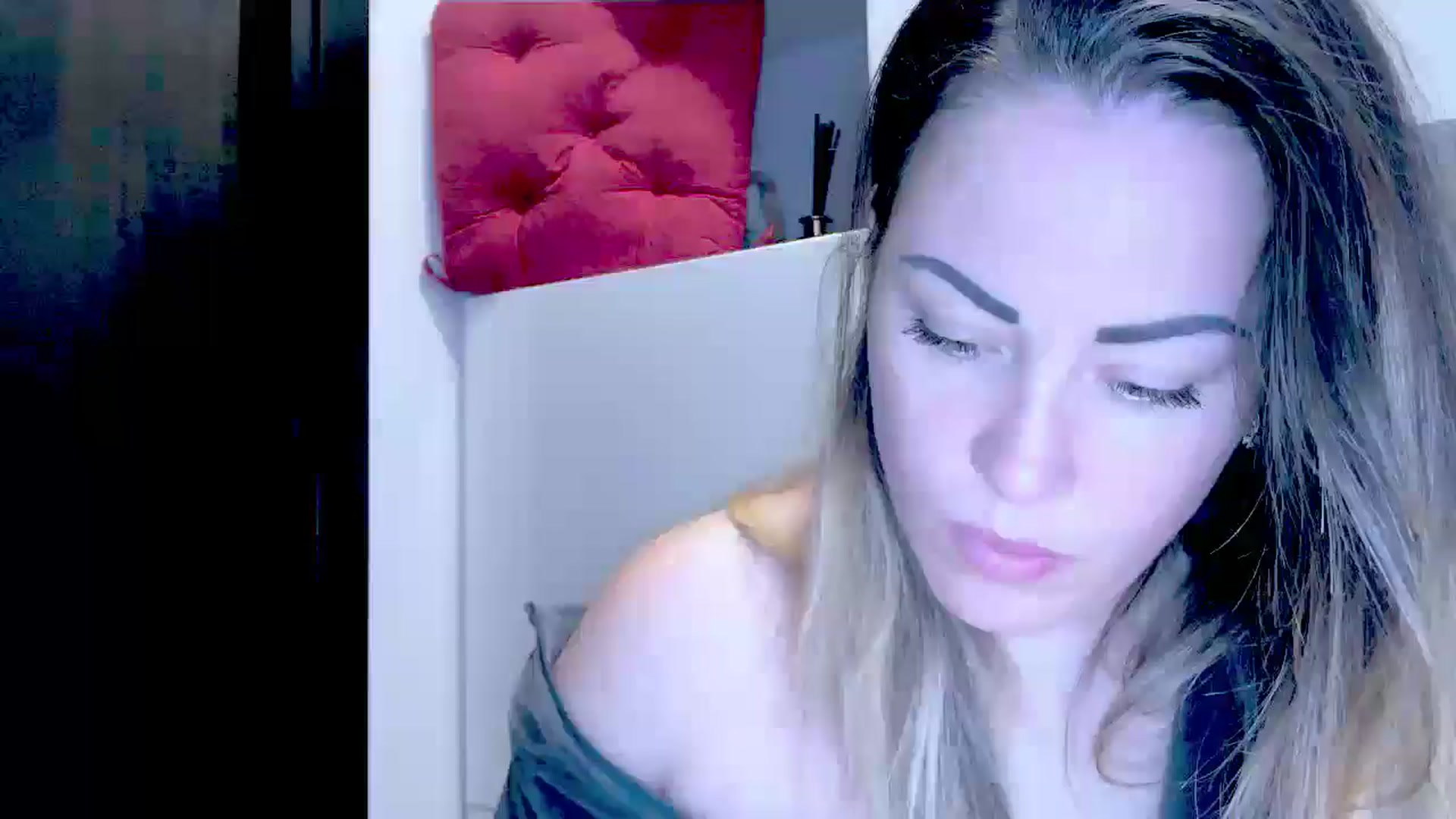 Gallery image thumbnail from Crazy_Ass's myfreecams stream on, 10/11/2024, 14:40 image 1 of 20