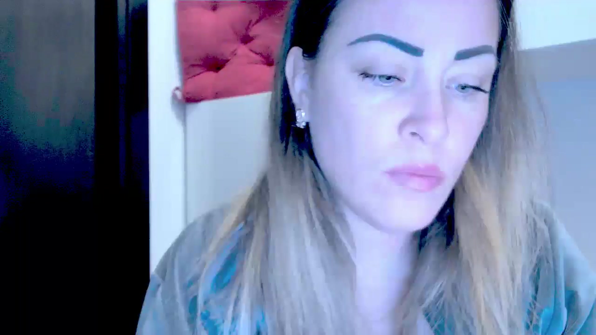 Gallery image thumbnail from Crazy_Ass's myfreecams stream on, 10/14/2024, 15:34 image 16 of 20