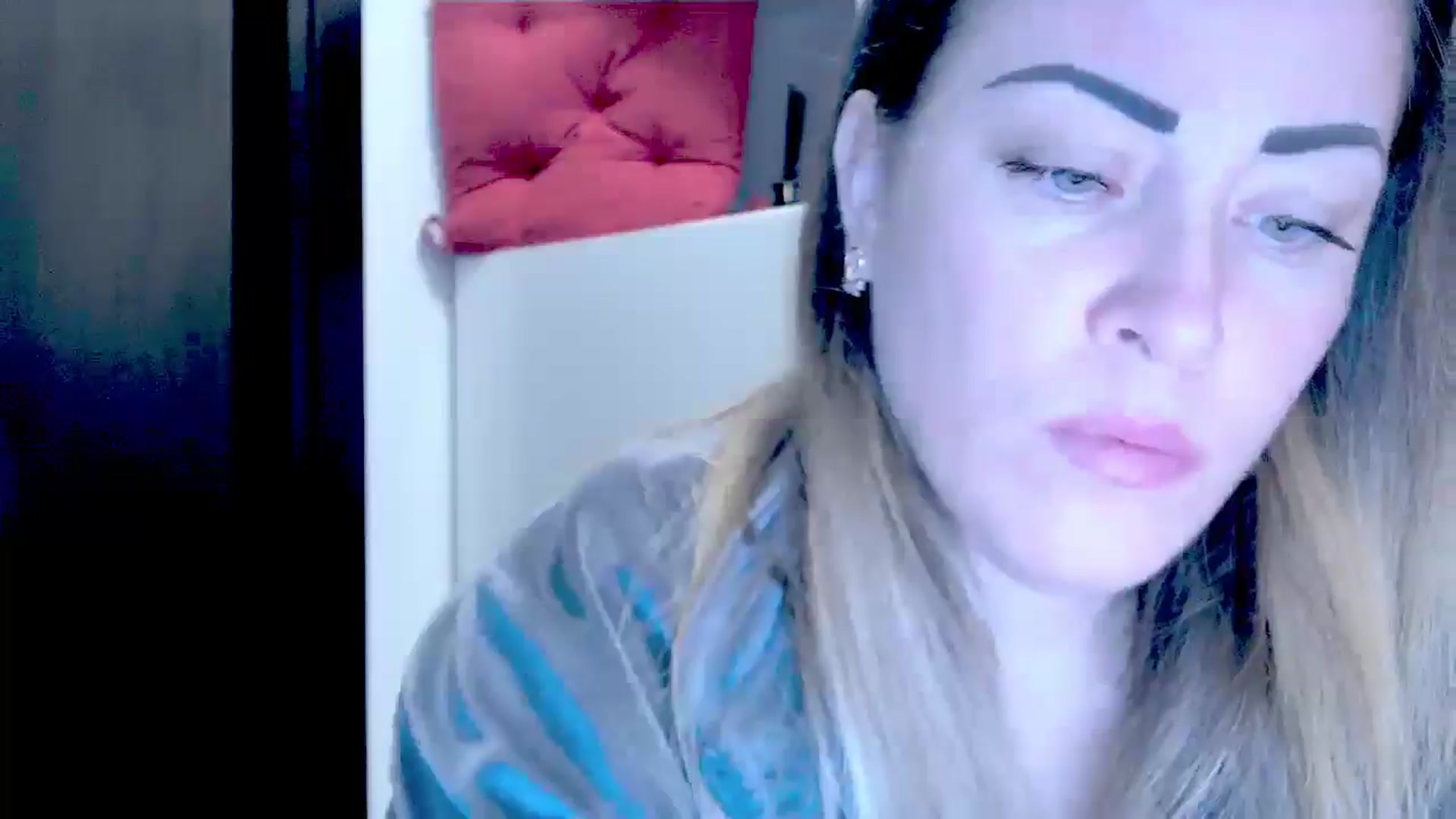 Gallery image thumbnail from Crazy_Ass's myfreecams stream on, 10/14/2024, 15:34 image 18 of 20
