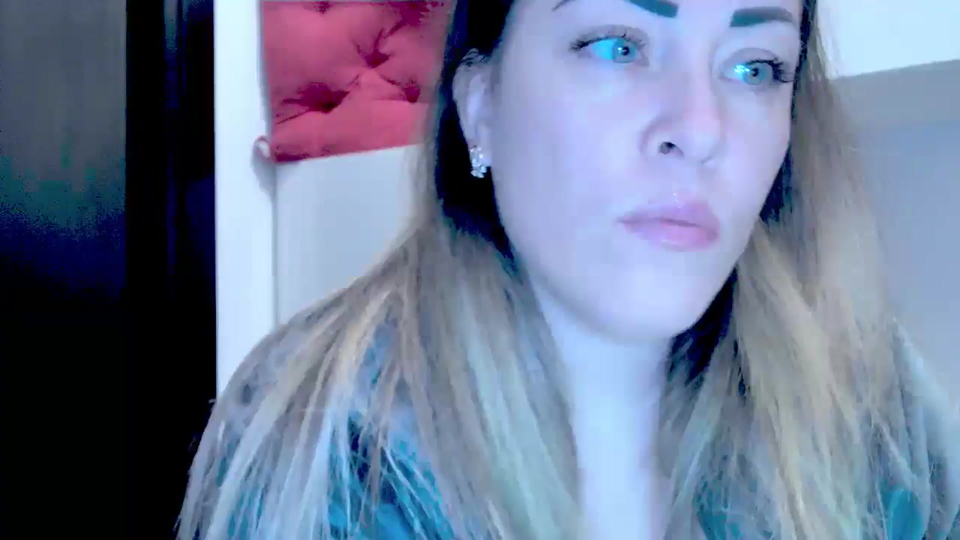 Gallery image thumbnail from Crazy_Ass's myfreecams stream on, 10/14/2024, 15:34 image 12 of 20