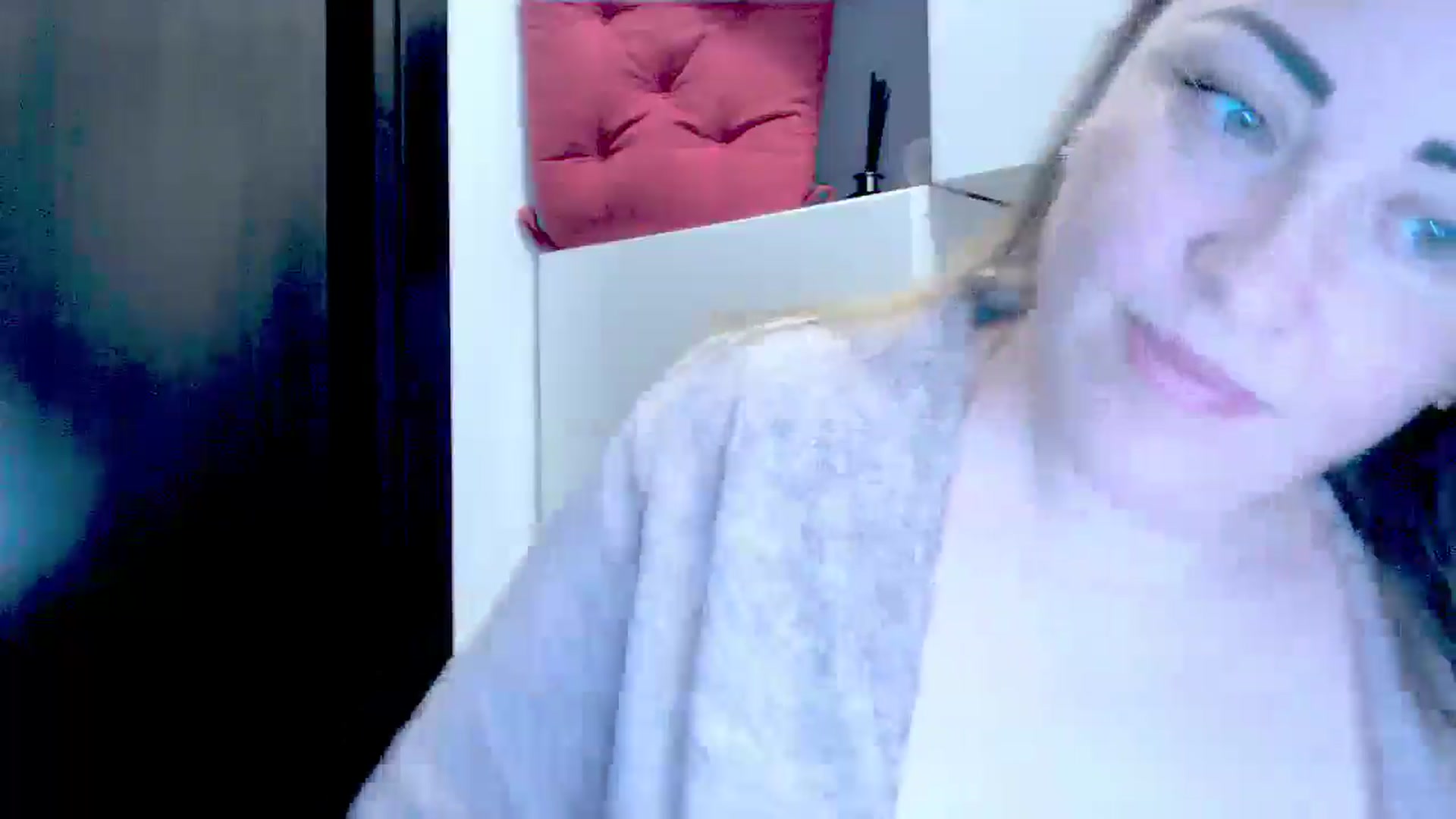 Gallery image thumbnail from Crazy_Ass's myfreecams stream on, 10/16/2024, 15:52 image 11 of 20