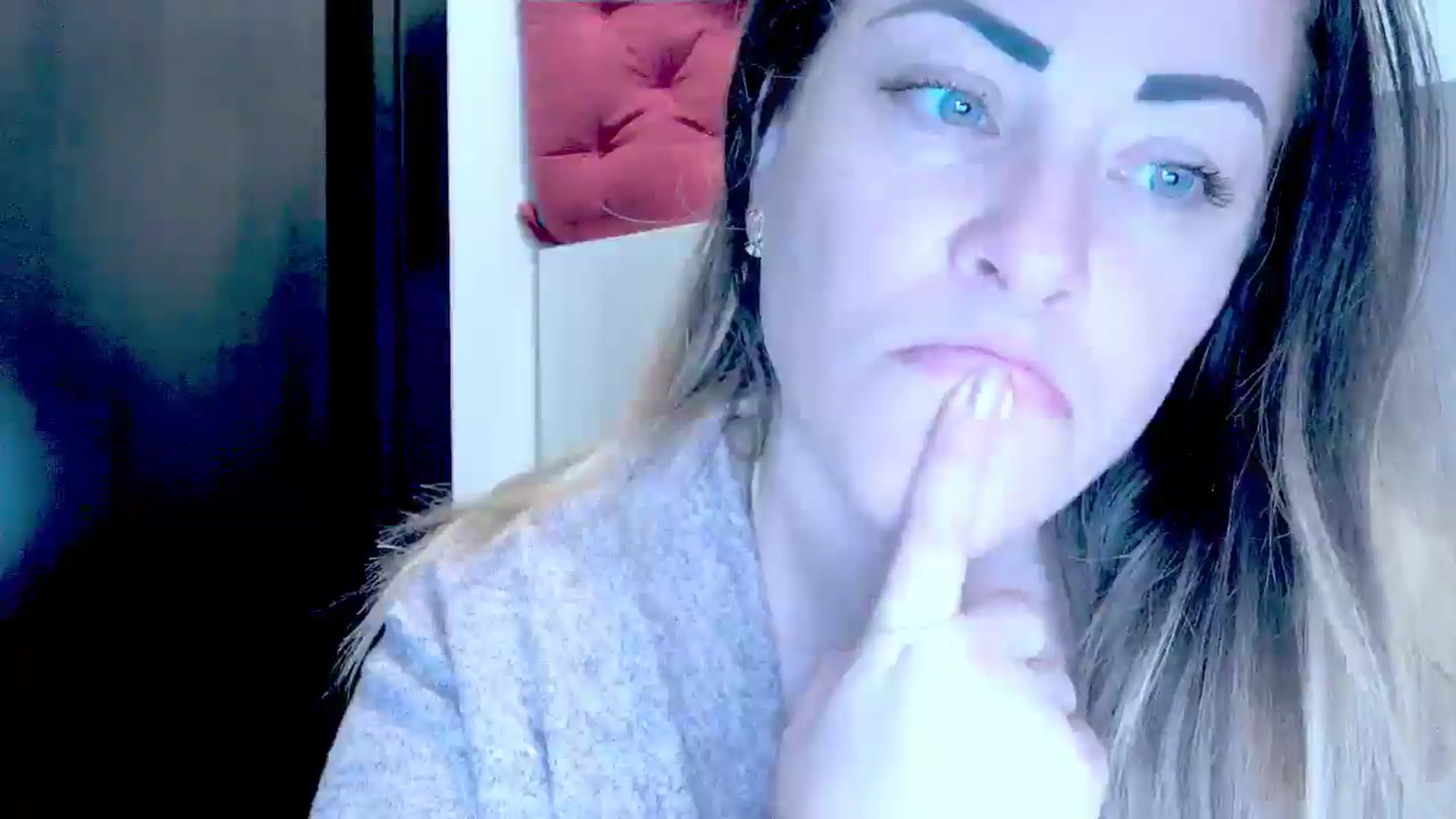 Gallery image thumbnail from Crazy_Ass's myfreecams stream on, 10/16/2024, 15:52 image 12 of 20