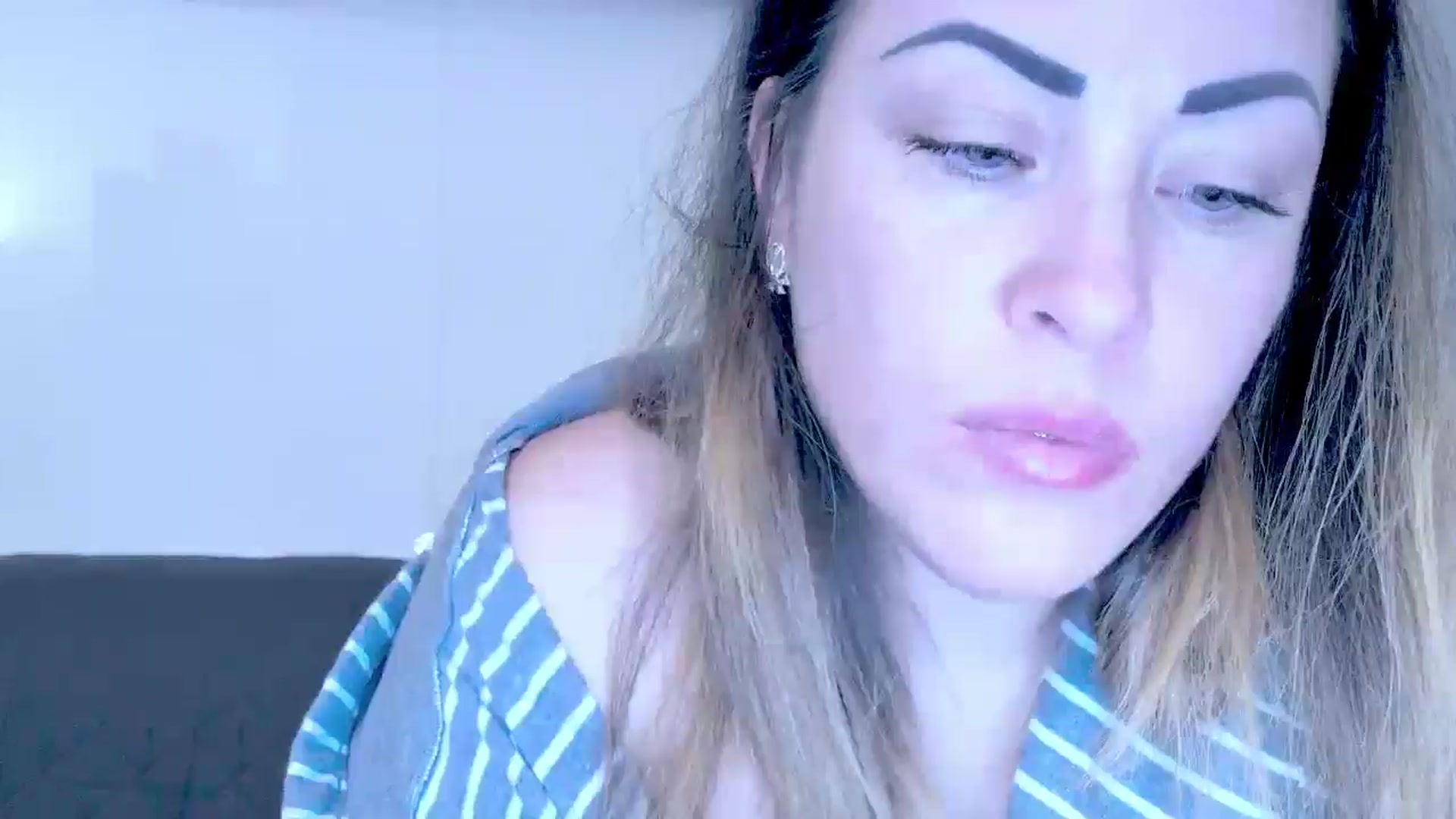 Gallery image thumbnail from Crazy_Ass's myfreecams stream on, 10/17/2024, 14:15 image 3 of 20