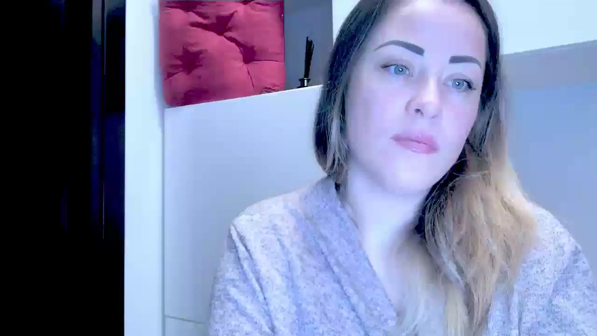 Gallery image thumbnail from Crazy_Ass's myfreecams stream on, 10/18/2024, 14:17 image 16 of 20