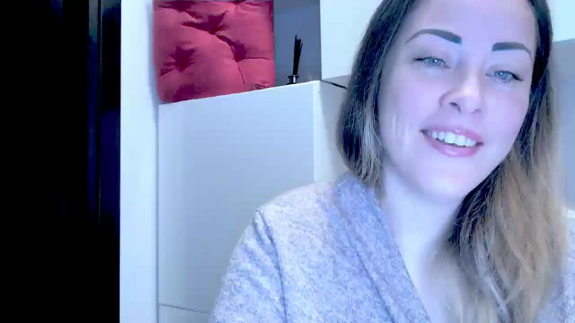 Gallery image thumbnail from Crazy_Ass's myfreecams stream on, 10/18/2024, 14:17 image 18 of 20
