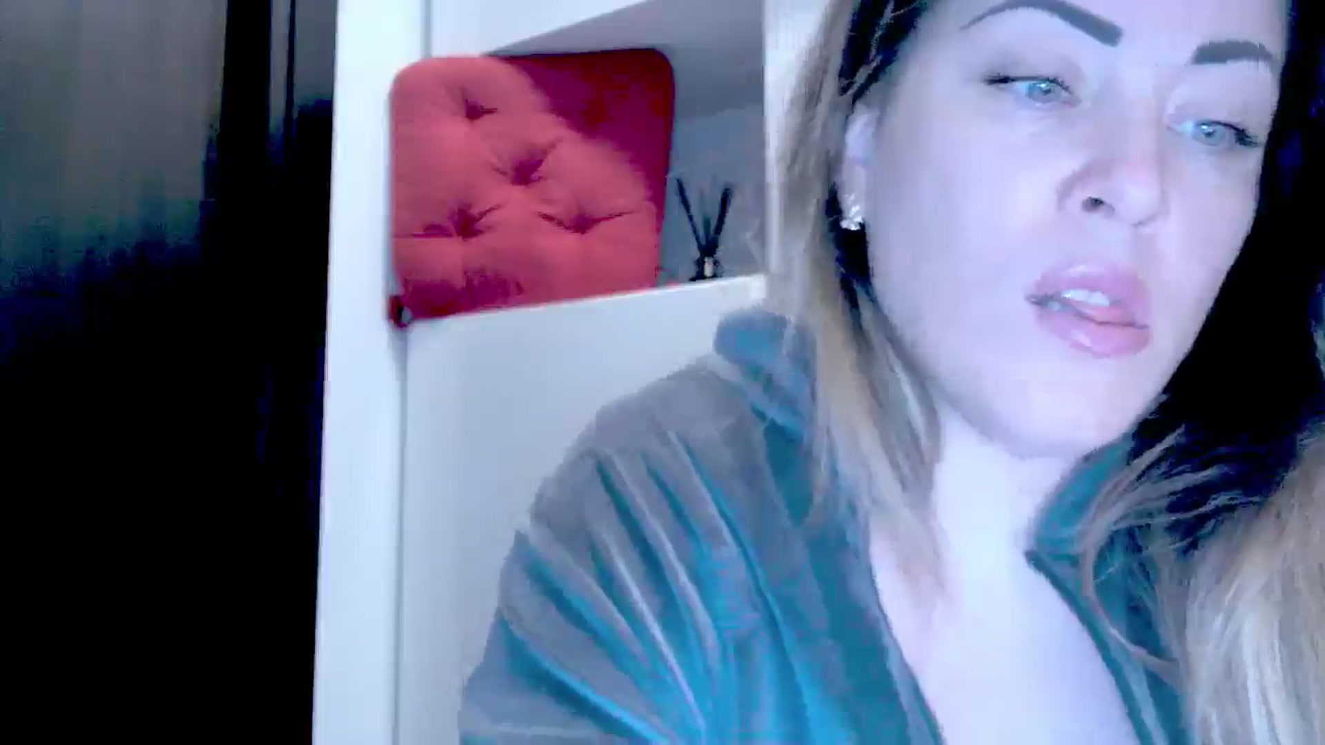Gallery image thumbnail from Crazy_Ass's myfreecams stream on, 10/21/2024, 15:21 image 15 of 20
