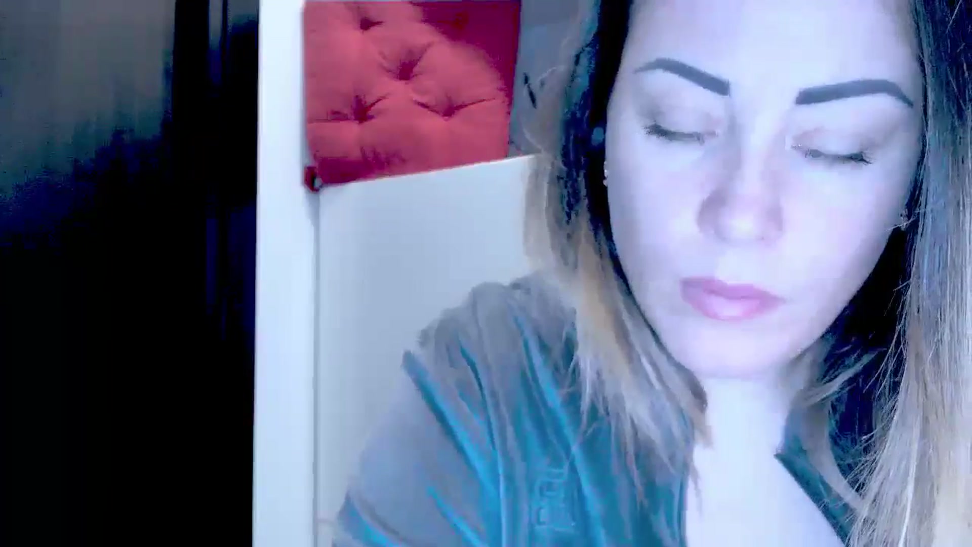 Gallery image thumbnail from Crazy_Ass's myfreecams stream on, 10/21/2024, 15:21 image 16 of 20