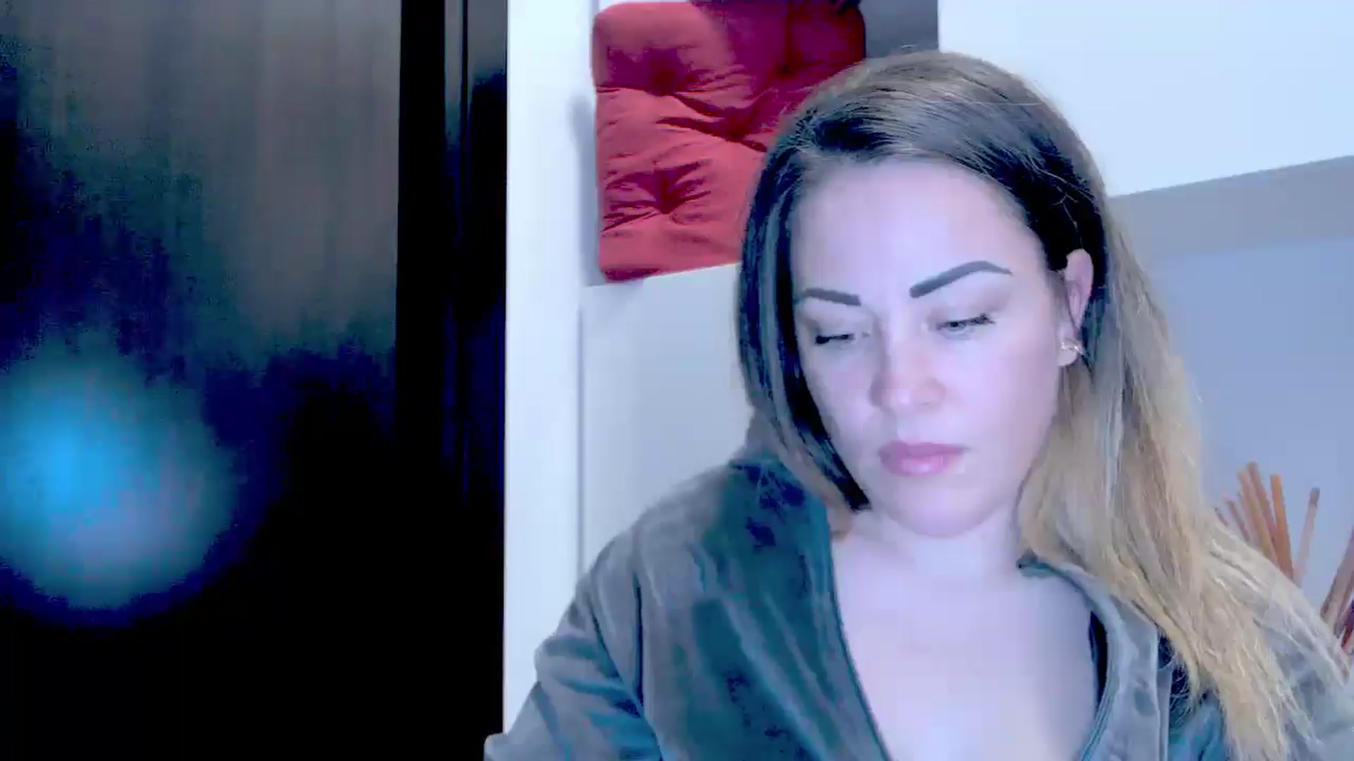 Gallery image thumbnail from Crazy_Ass's myfreecams stream on, 10/28/2024, 16:46 image 12 of 20