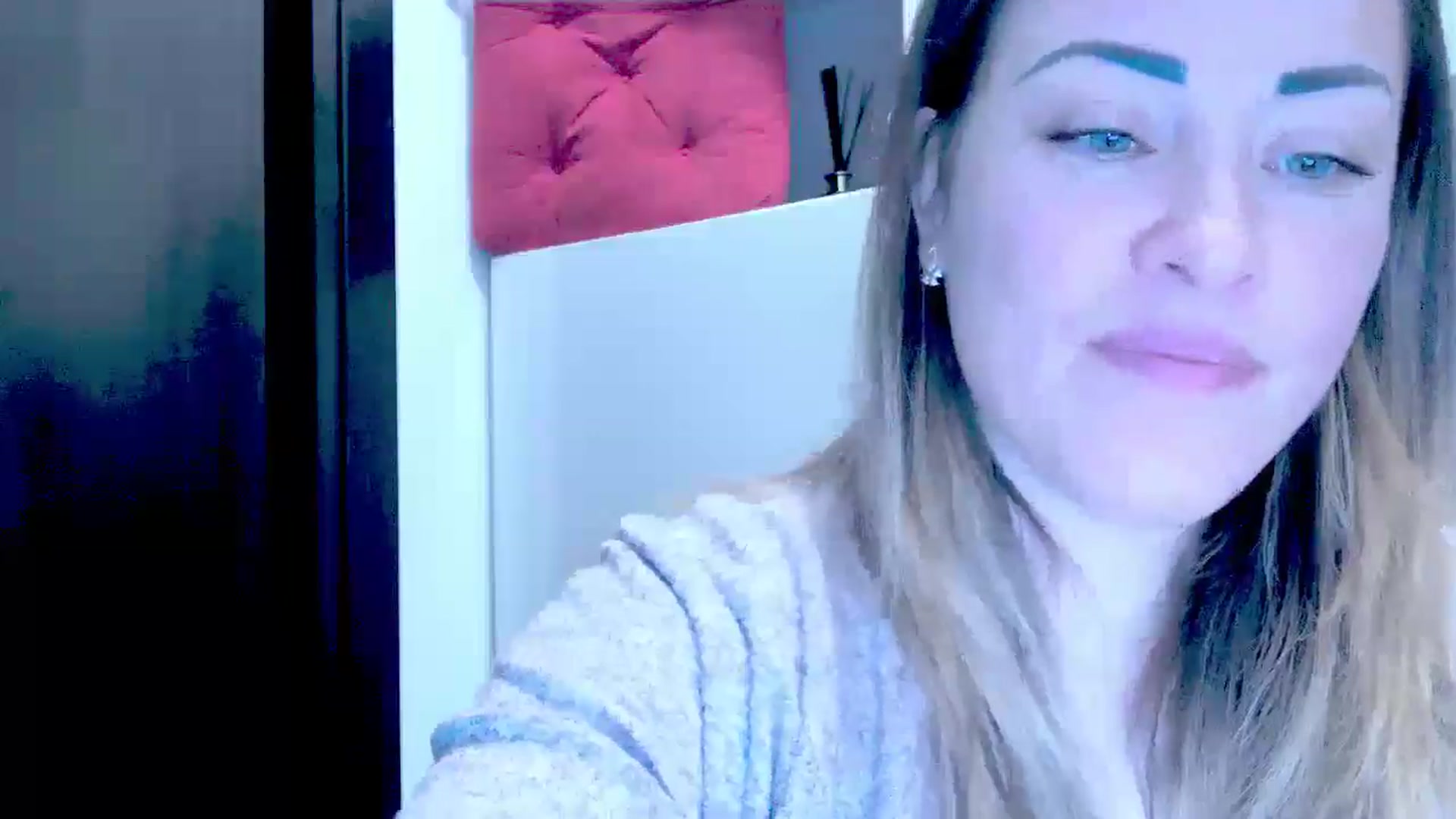 Gallery image thumbnail from Crazy_Ass's myfreecams stream on, 11/18/2024, 16:12 image 11 of 20