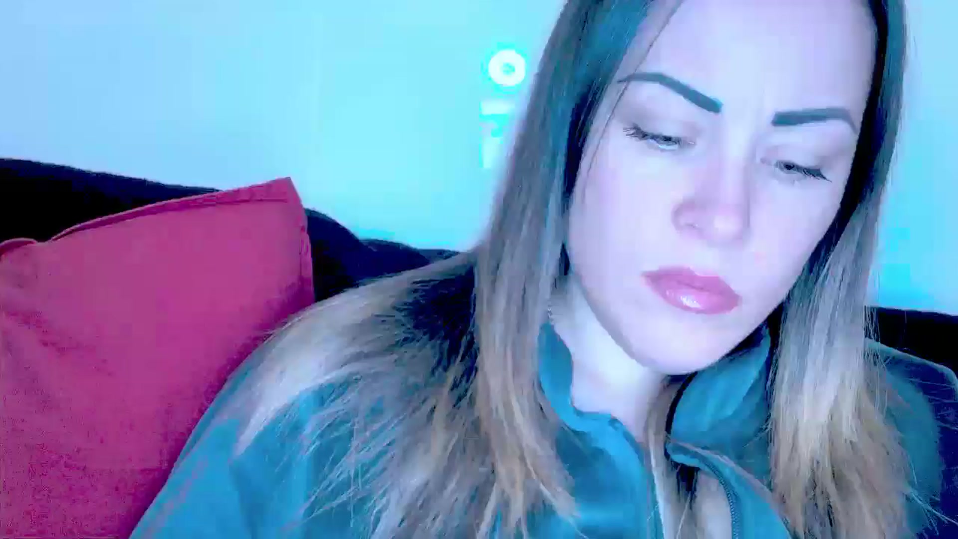 Gallery image thumbnail from Crazy_Ass's myfreecams stream on, 12/16/2024, 16:07 image 17 of 20