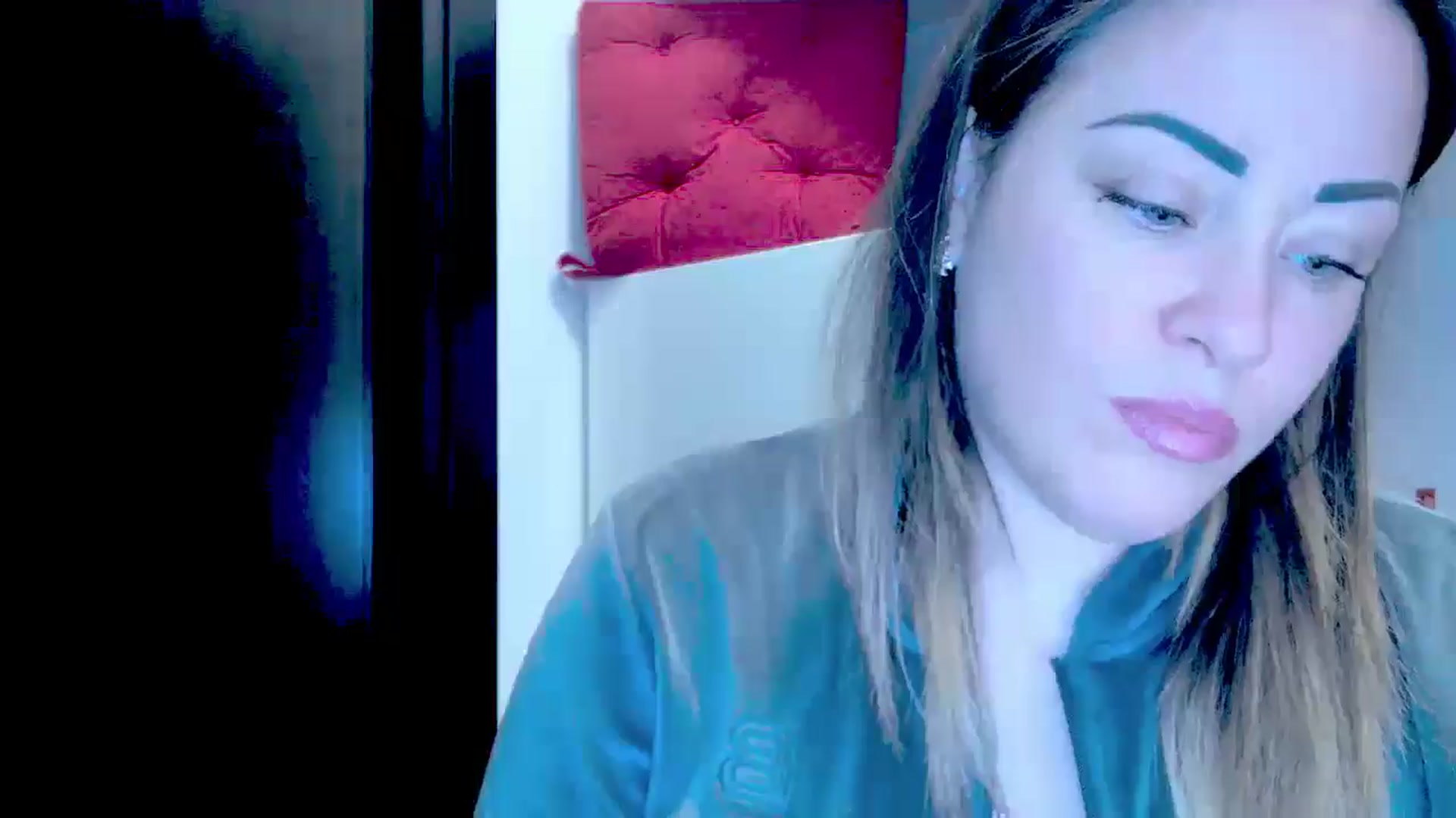 Gallery image thumbnail from Crazy_Ass's myfreecams stream on, 12/23/2024, 14:51 image 12 of 20