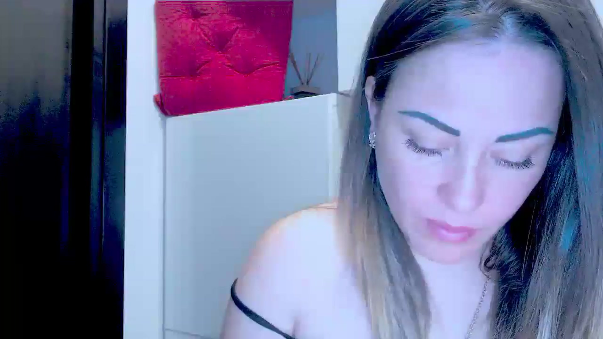 Gallery image thumbnail from Crazy_Ass's myfreecams stream on, 01/20/2025, 16:28 image 6 of 20