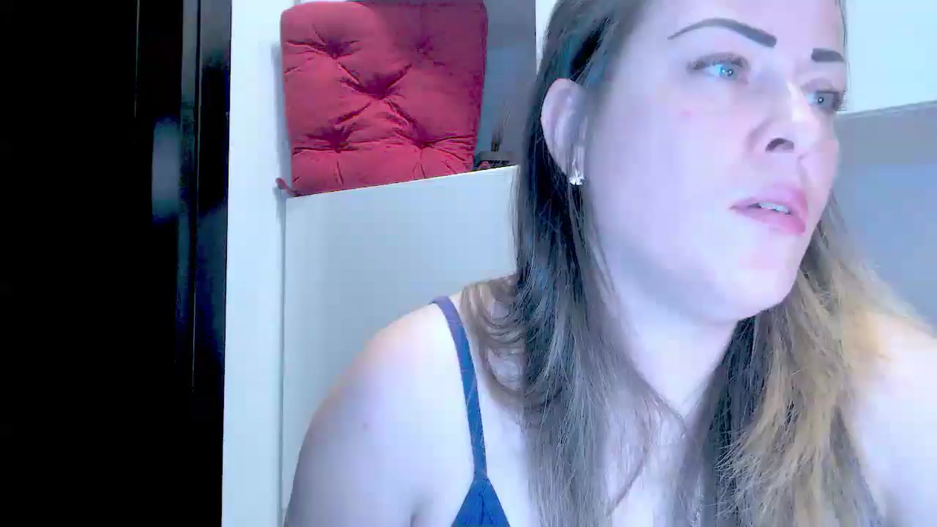 Gallery image thumbnail from Crazy_Ass's myfreecams stream on, 04/16/2025, 15:22 image 10 of 20