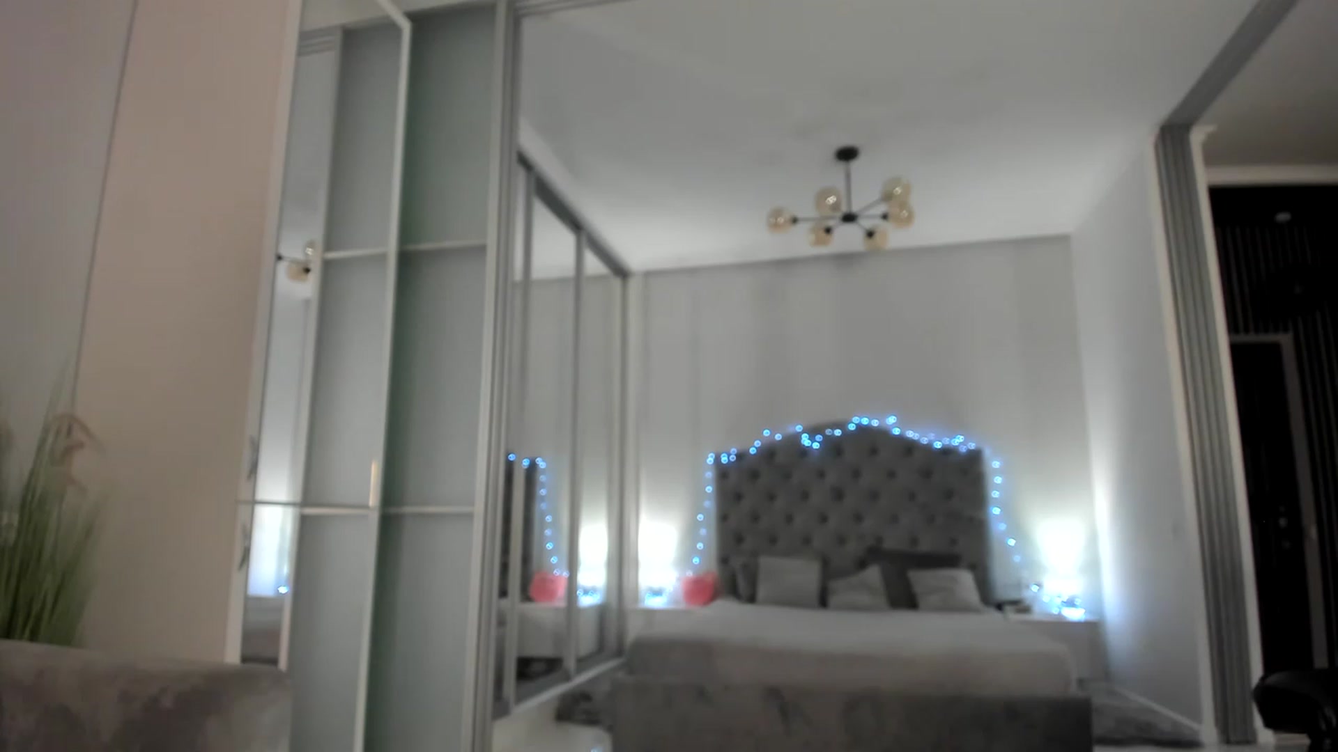 Gallery image thumbnail from Crazy_Blond's myfreecams stream on, 11/18/2022, 23:44 image 17 of 20