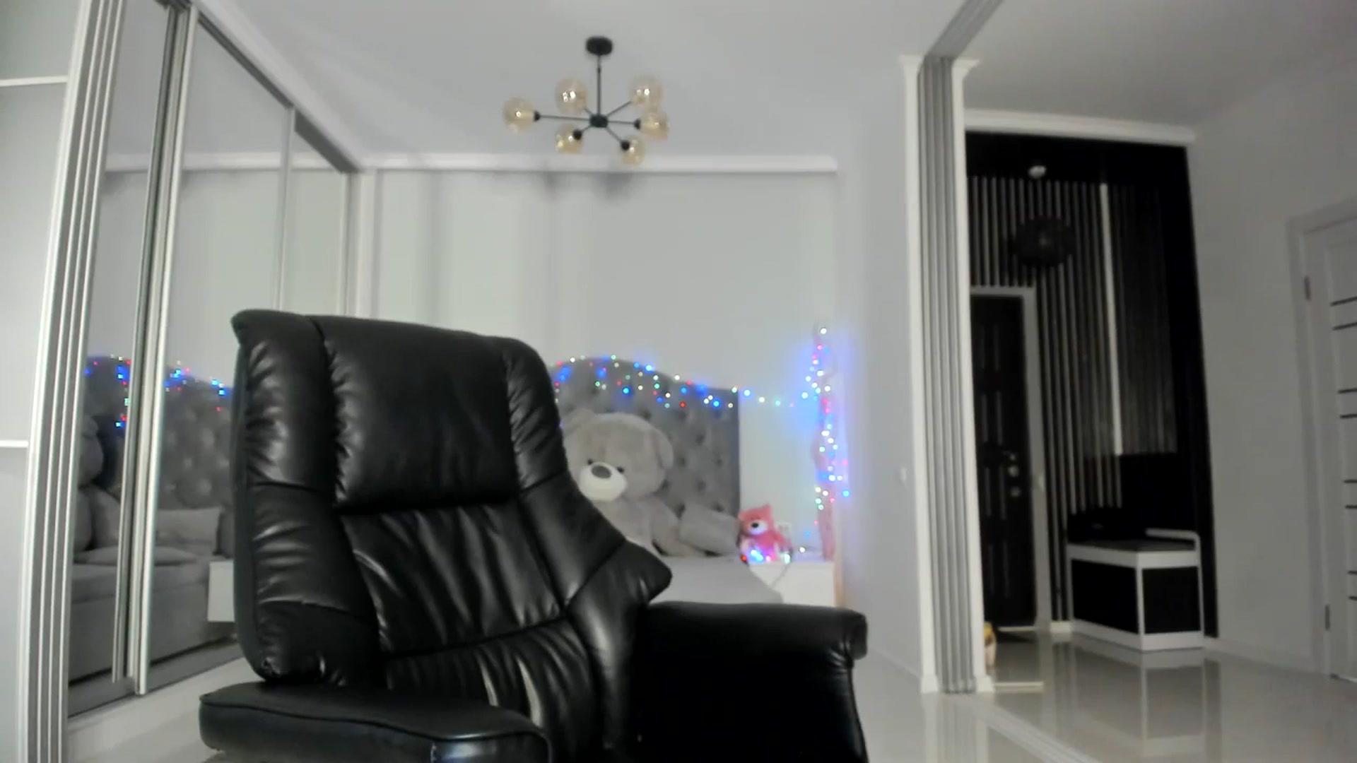 Gallery image thumbnail from Crazy_Blond's myfreecams stream on, 09/19/2023, 22:48 image 14 of 20