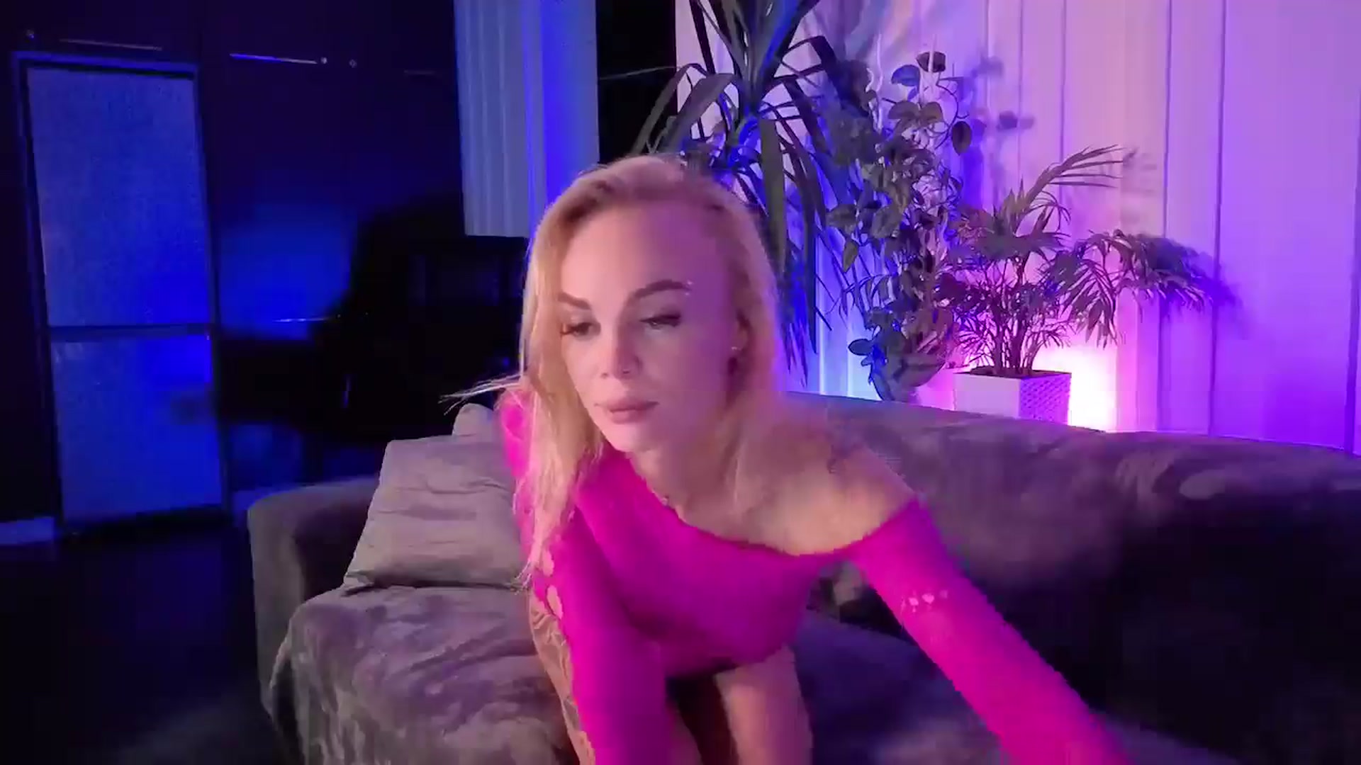 Gallery image thumbnail from Crazy_Blond's myfreecams stream on, 11/23/2025, 22:51 image 5 of 20