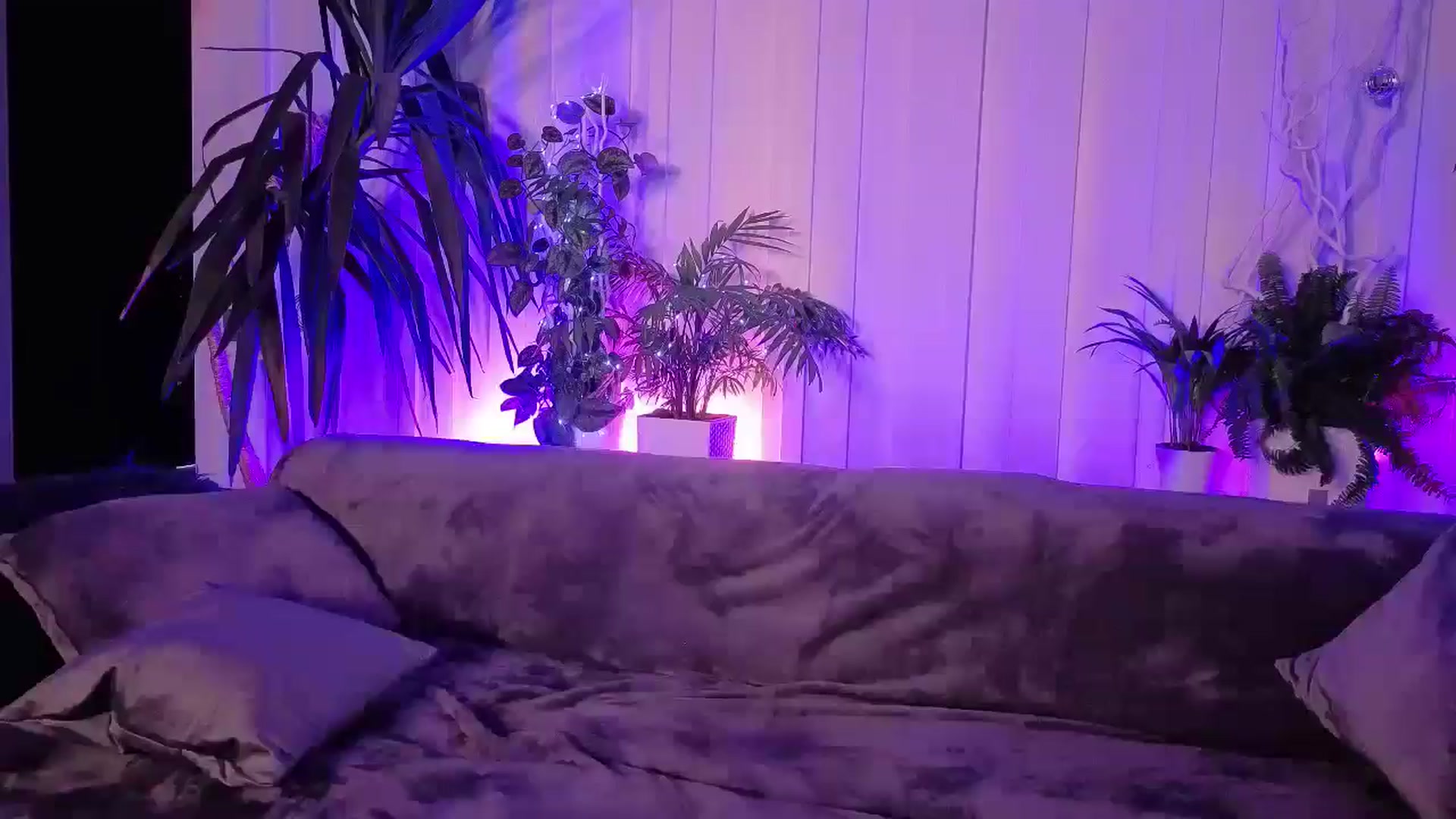 Gallery image thumbnail from Crazy_Blond's myfreecams stream on, 11/29/2025, 01:59 image 11 of 20