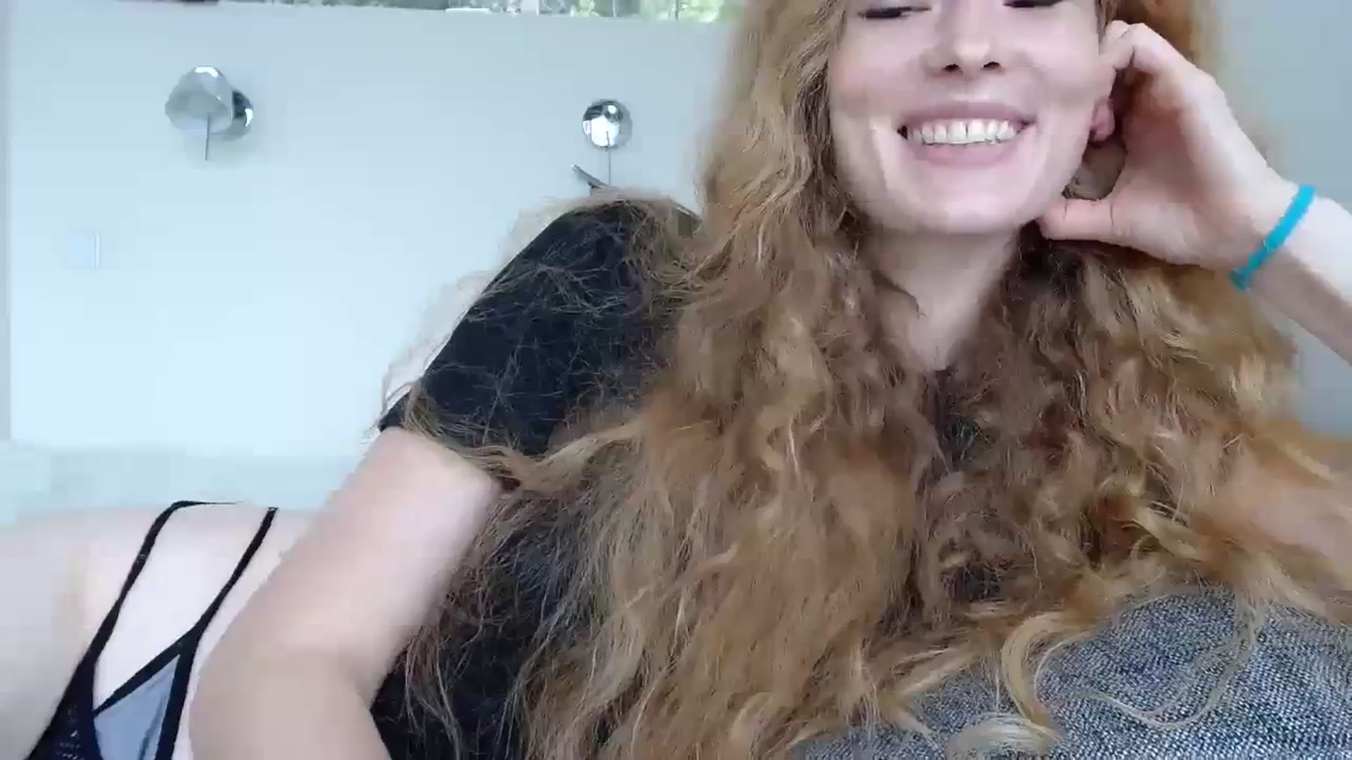 Gallery image thumbnail from Crazy_Fox99's myfreecams stream on, 09/19/2023, 09:57 image 7 of 20