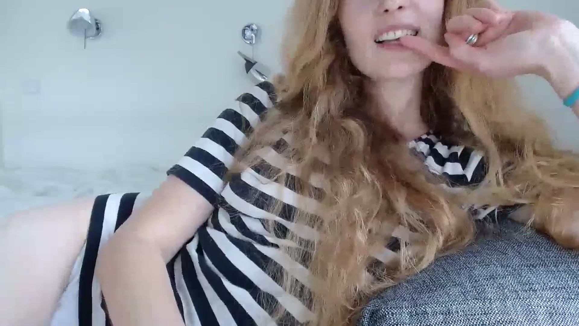 Gallery image thumbnail from Crazy_Fox99's myfreecams stream on, 09/20/2023, 10:06 image 2 of 20