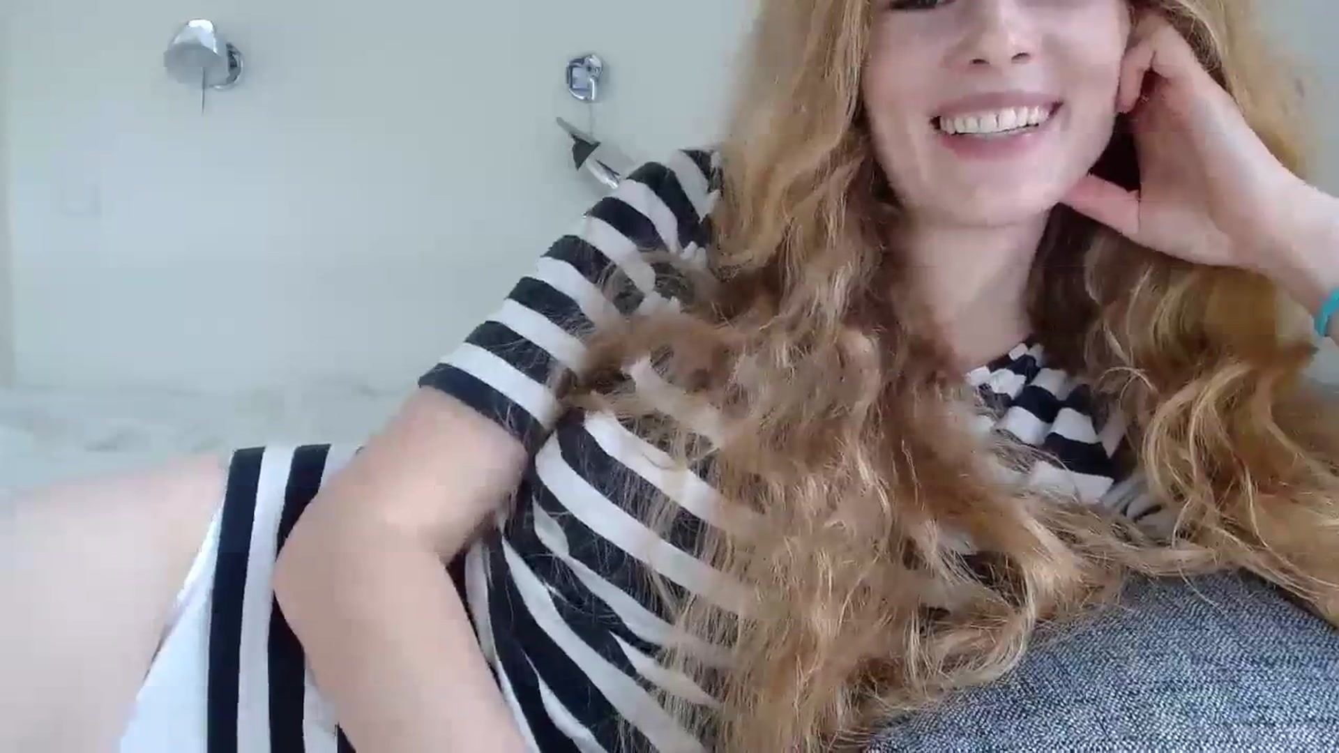 Gallery image thumbnail from Crazy_Fox99's myfreecams stream on, 09/20/2023, 10:06 image 3 of 20
