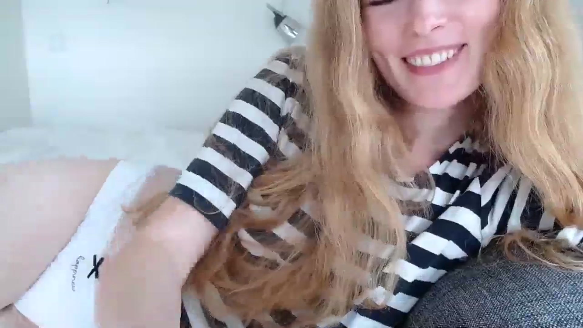 Gallery image thumbnail from Crazy_Fox99's myfreecams stream on, 09/20/2023, 11:12 image 4 of 20