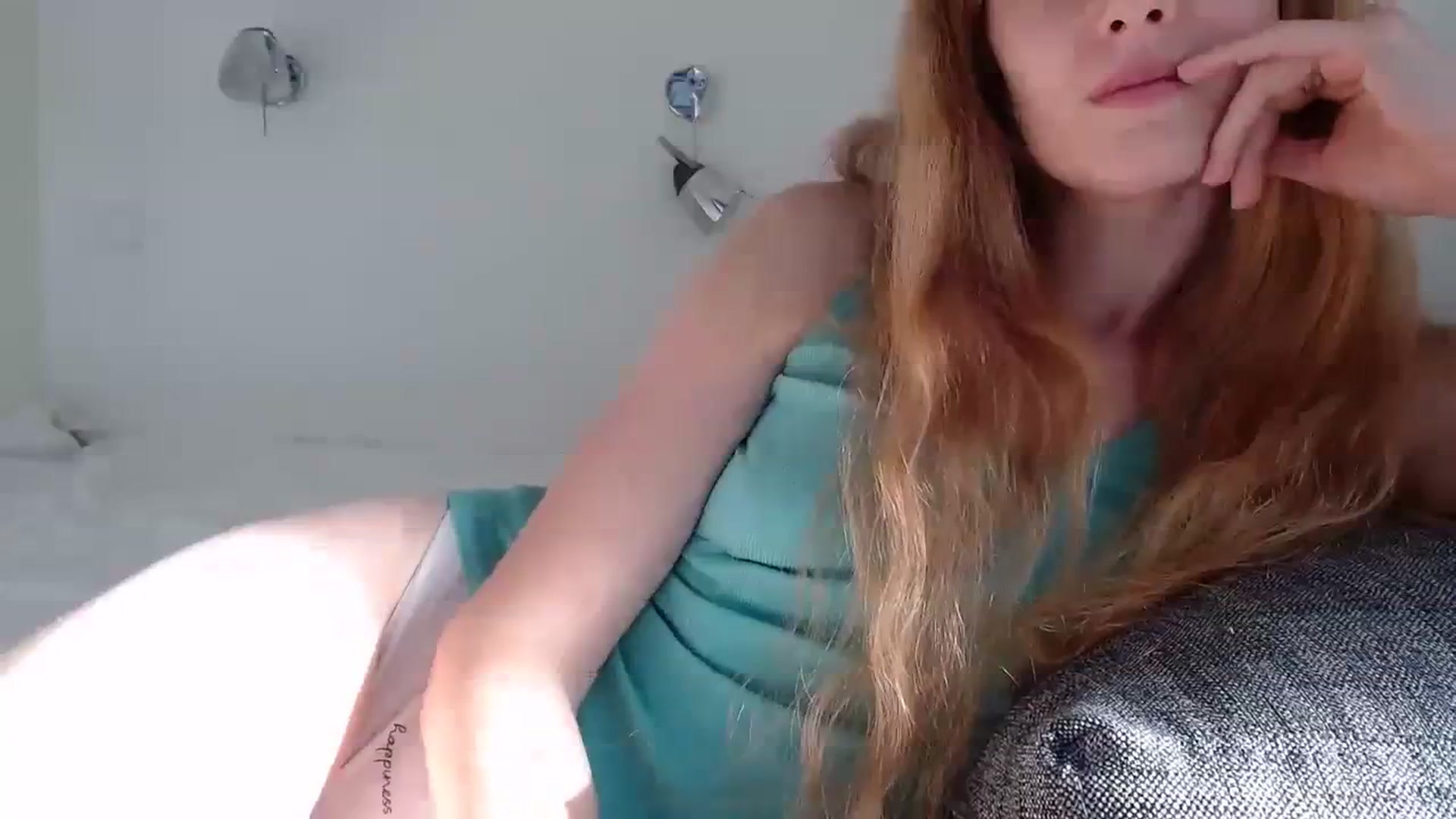 Gallery image thumbnail from Crazy_Fox99's myfreecams stream on, 09/25/2023, 07:28 image 12 of 20
