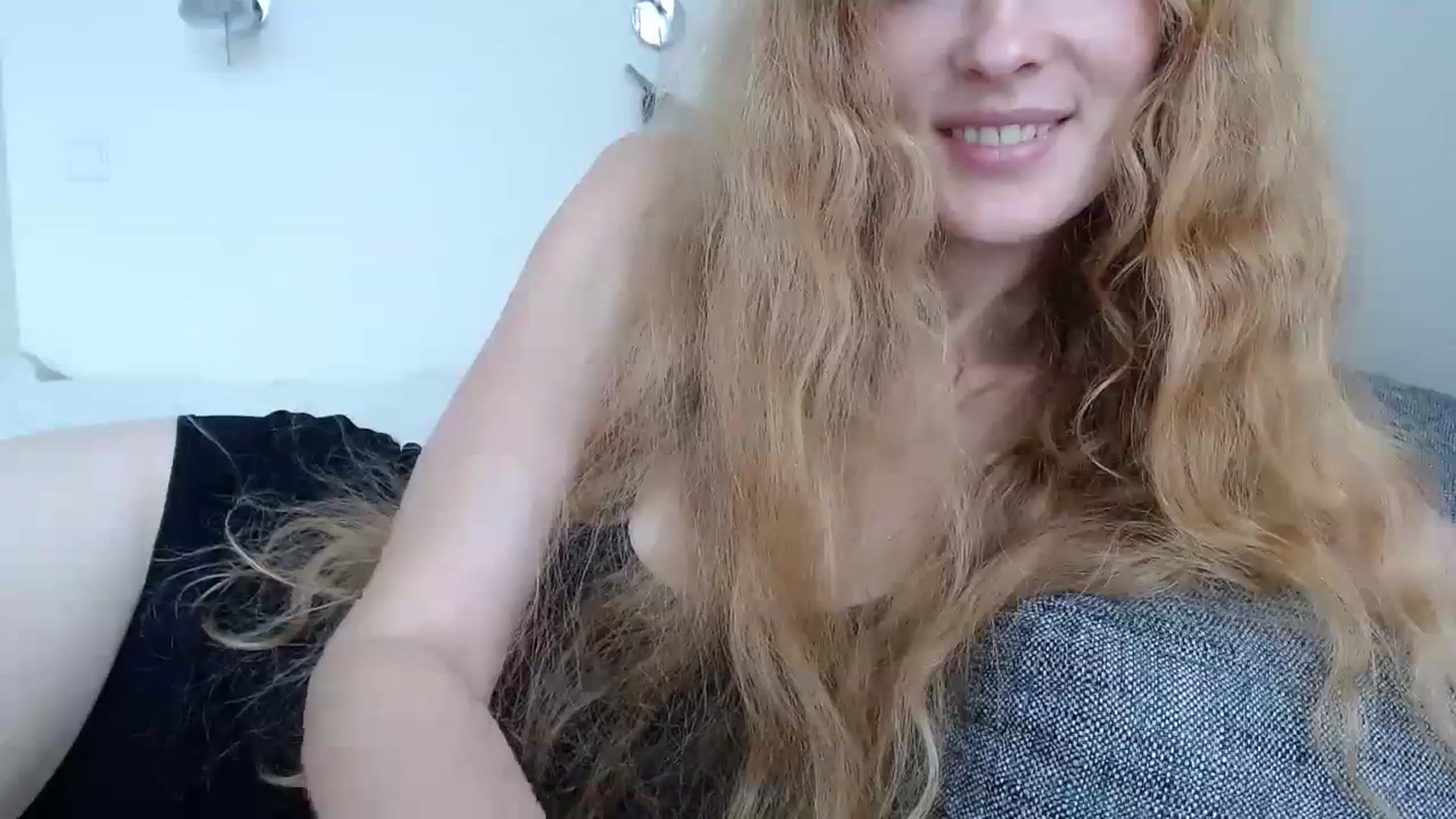 Gallery image thumbnail from Crazy_Fox99's myfreecams stream on, 09/28/2023, 09:14 image 10 of 20