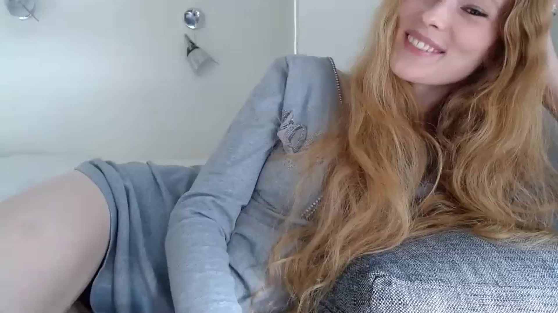 Gallery image thumbnail from Crazy_Fox99's myfreecams stream on, 10/20/2023, 09:40 image 19 of 20