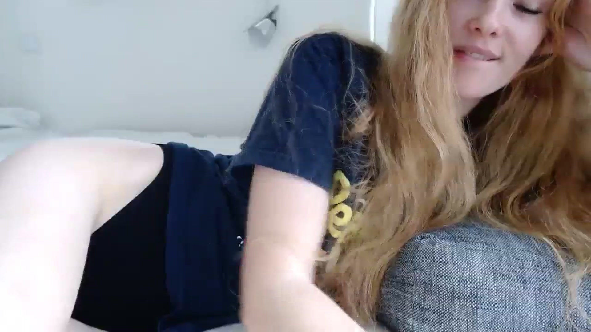 Gallery image thumbnail from Crazy_Fox99's myfreecams stream on, 10/27/2023, 09:21 image 2 of 20