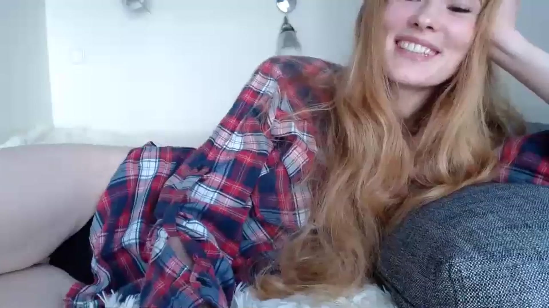 Gallery image thumbnail from Crazy_Fox99's myfreecams stream on, 12/21/2023, 10:51 image 7 of 20