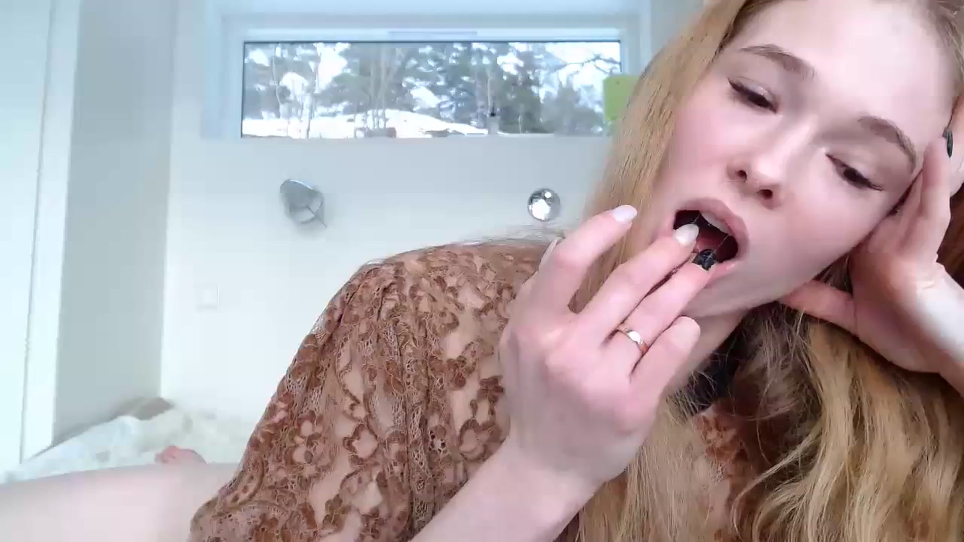 Gallery image thumbnail from Crazy_Fox99's myfreecams stream on, 01/12/2024, 11:46 image 7 of 20