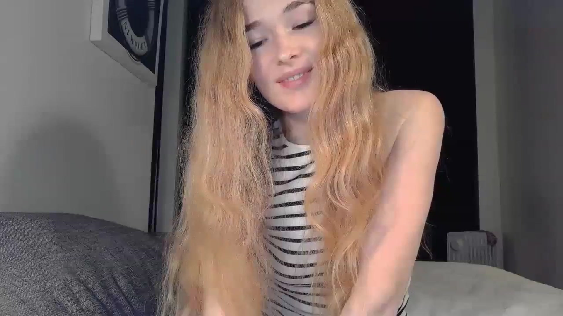 Gallery image thumbnail from Crazy_Fox99's myfreecams stream on, 02/16/2024, 23:38 image 4 of 20